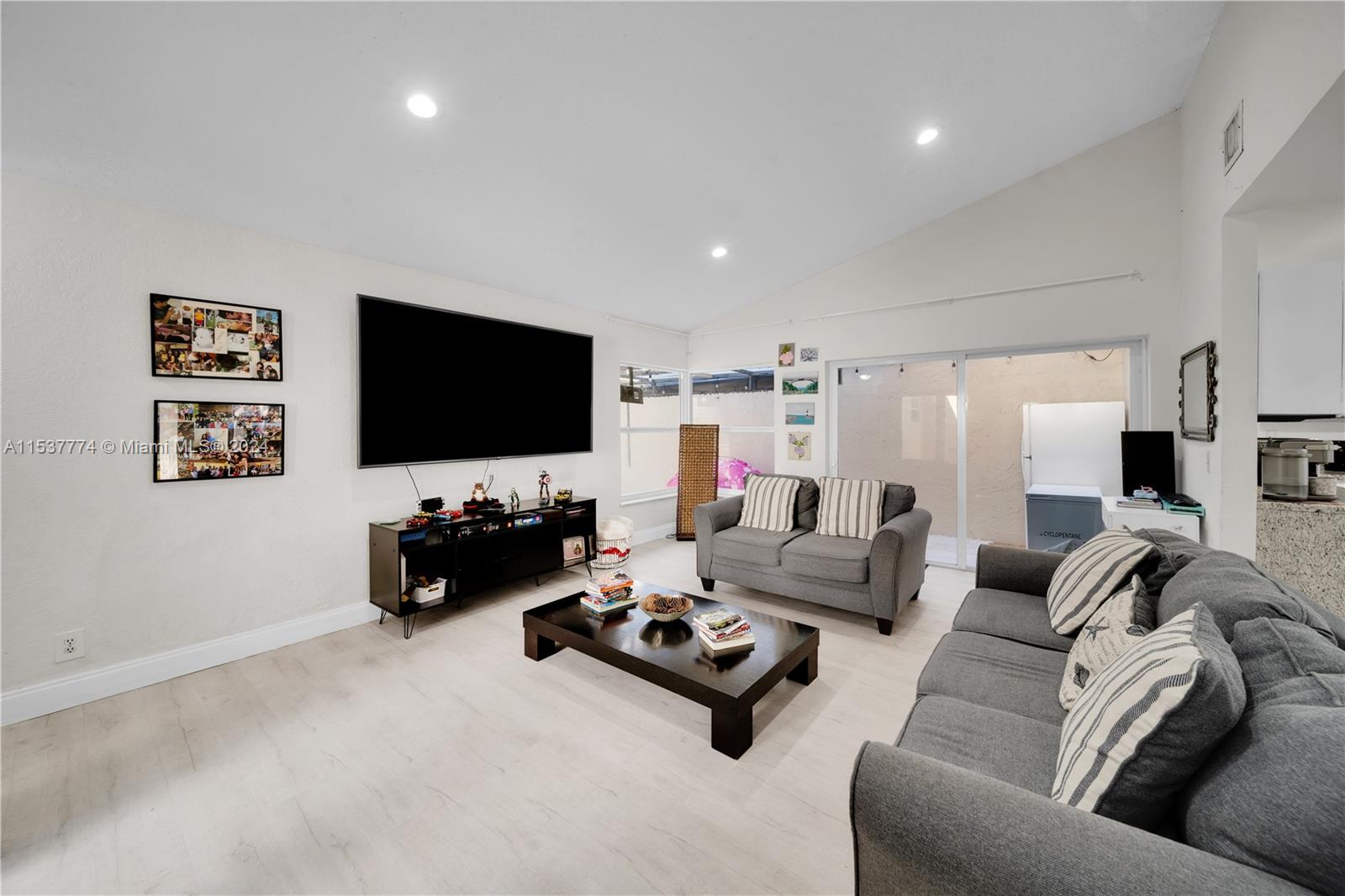 PATIO VILLAS SEC FOUR AT - Residential