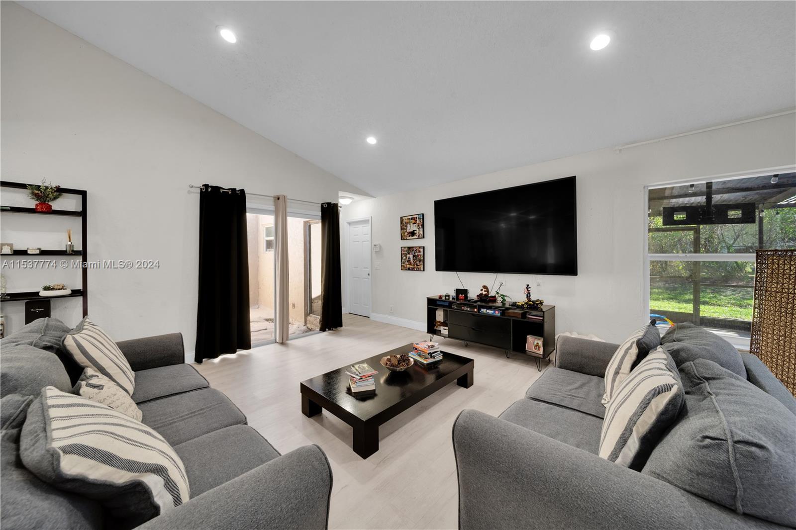 PATIO VILLAS SEC FOUR AT - Residential