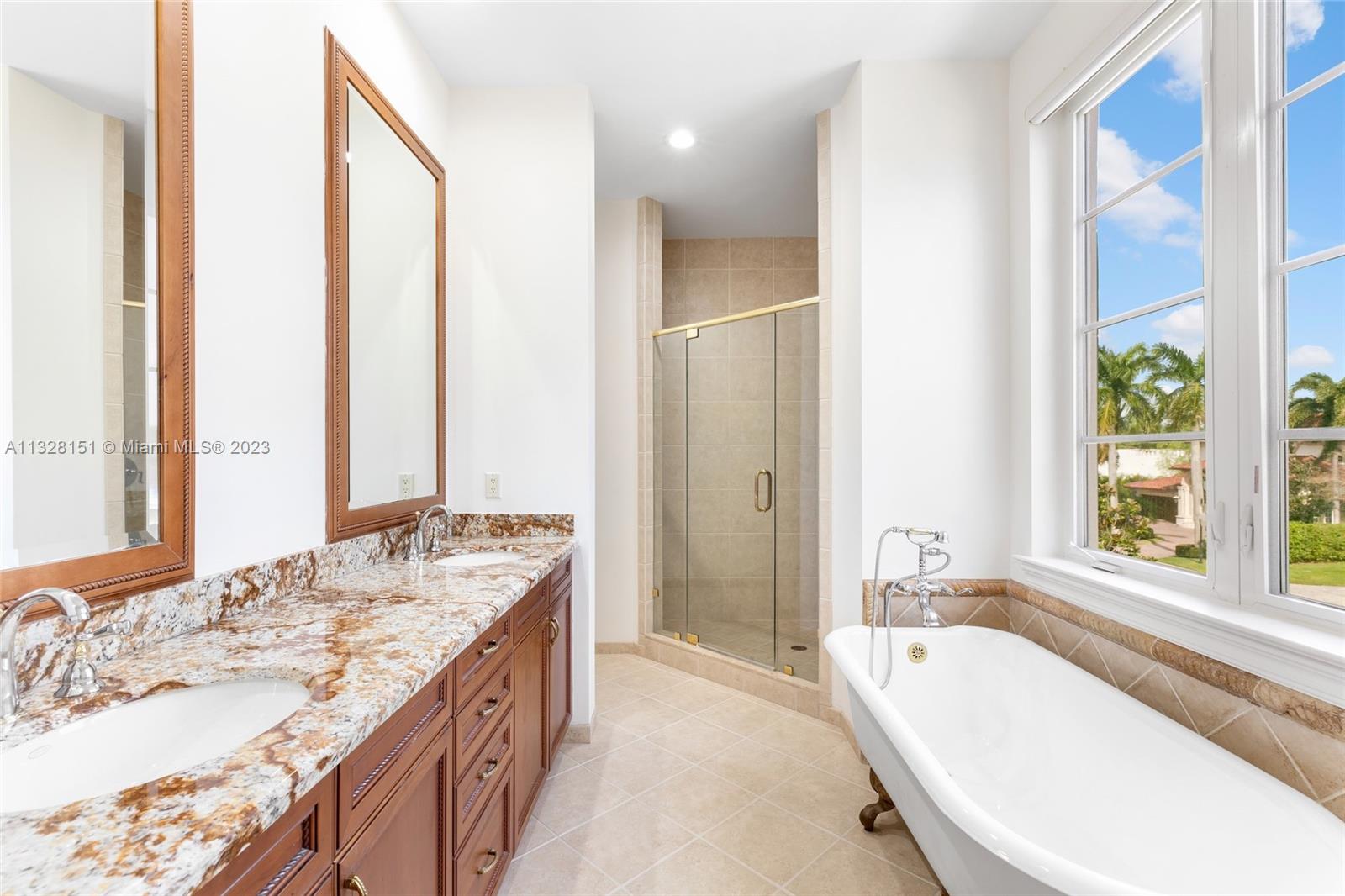 ROYAL PALM YACHT & COUNTRY - Residential