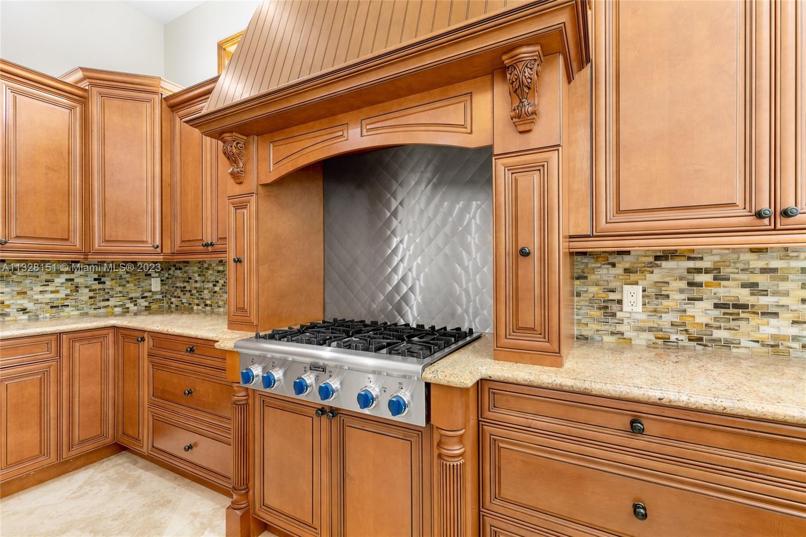 ROYAL PALM YACHT & COUNTRY - Residential