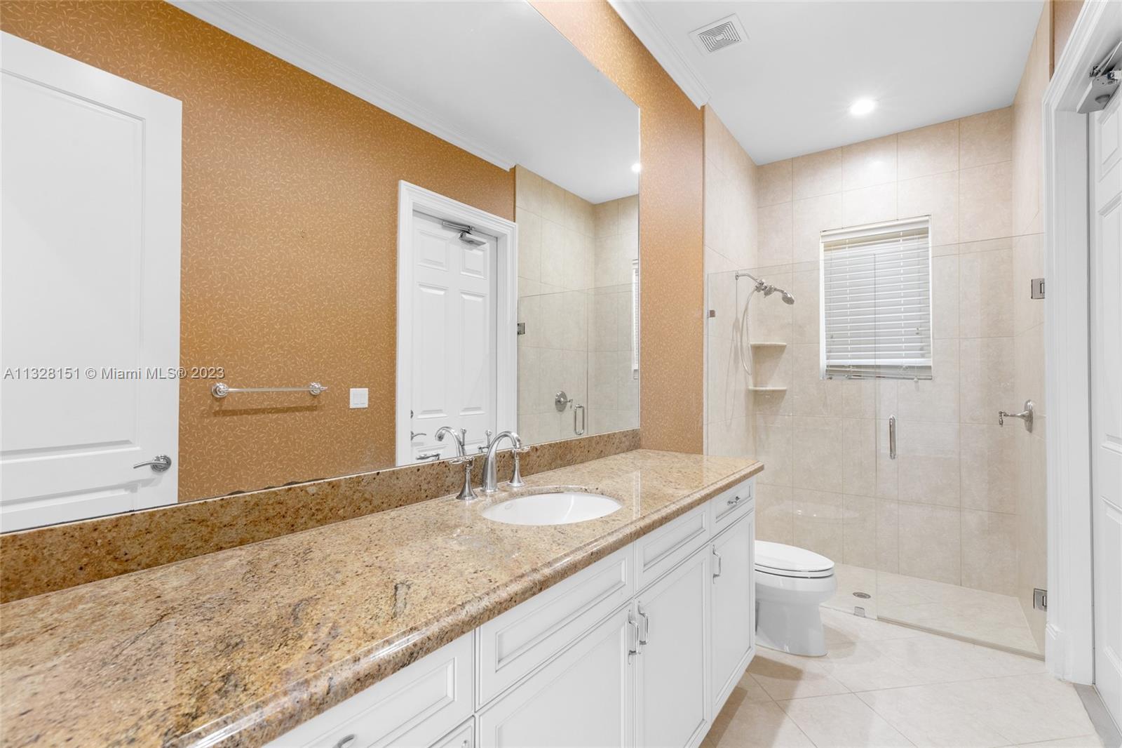 ROYAL PALM YACHT & COUNTRY - Residential