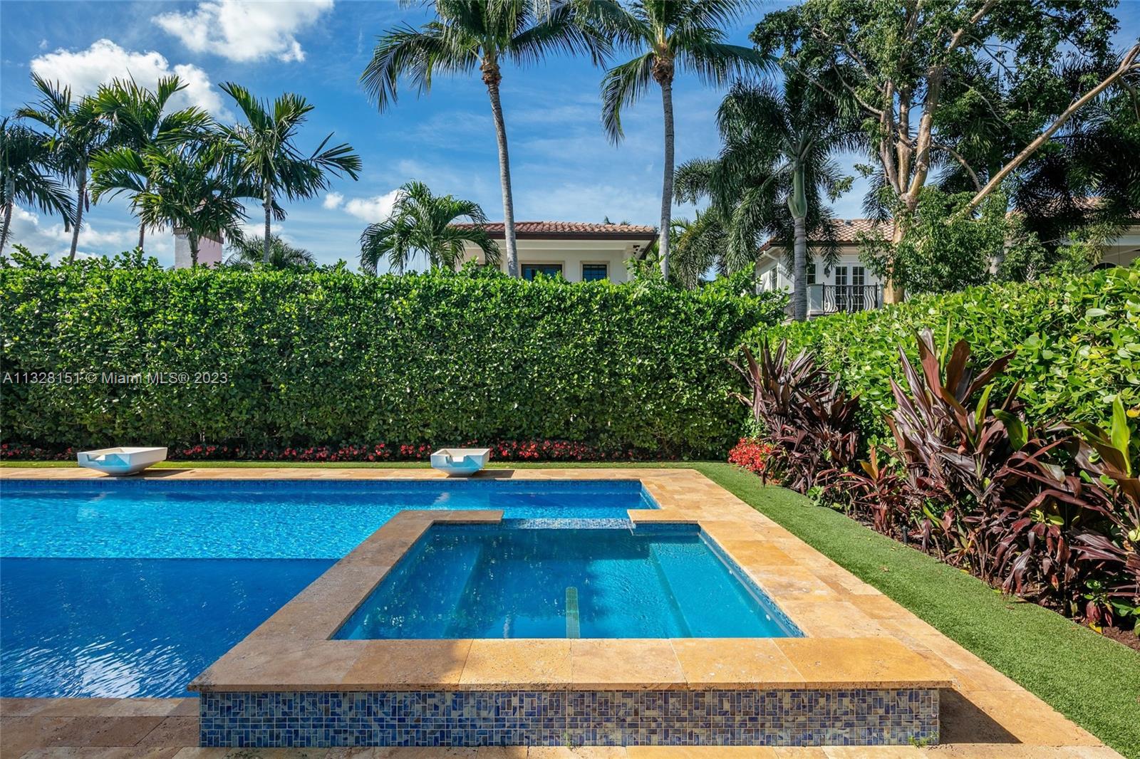 ROYAL PALM YACHT & COUNTRY - Residential