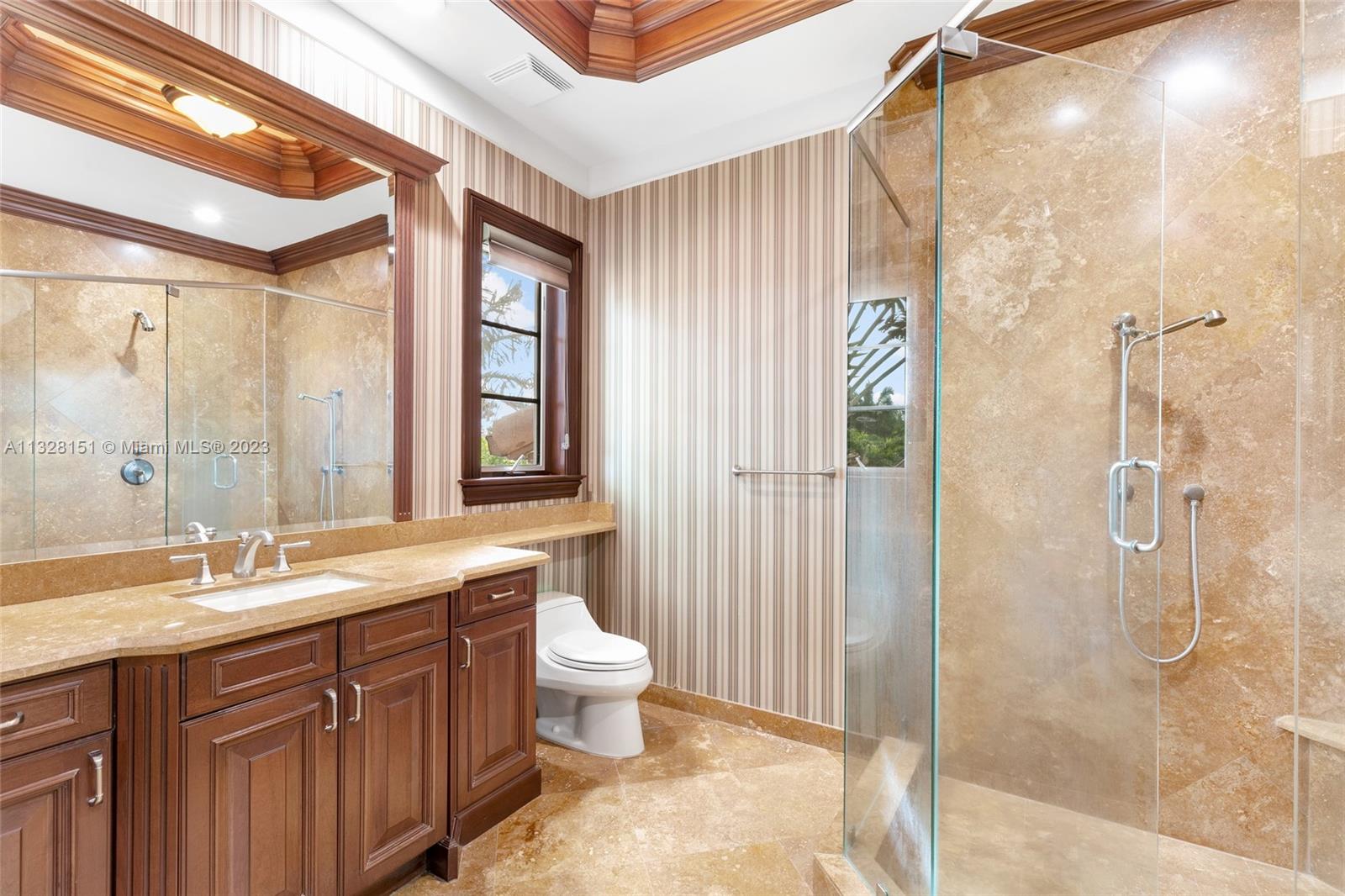 ROYAL PALM YACHT & COUNTRY - Residential