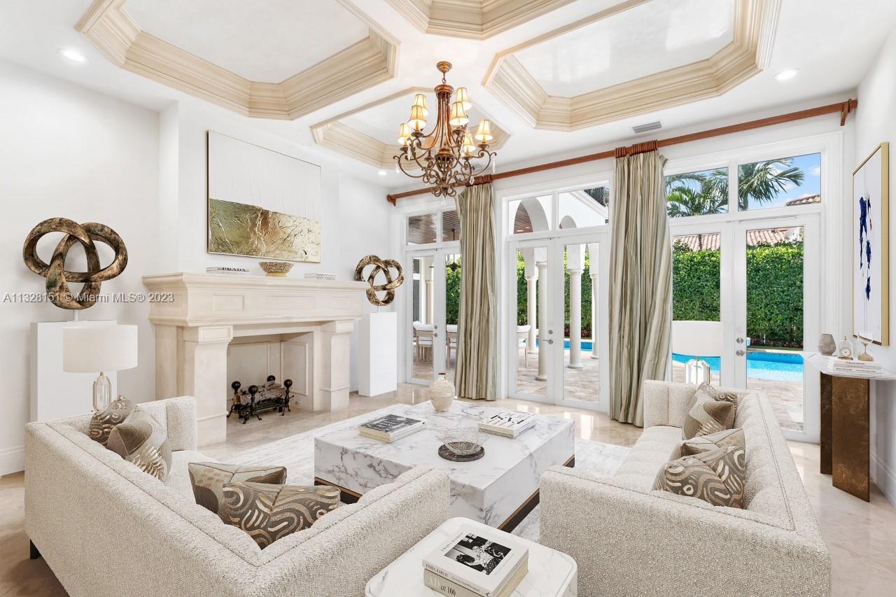 ROYAL PALM YACHT & COUNTRY - Residential