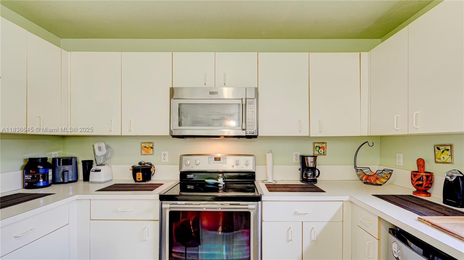 LAKES BY THE BAY SEC 12 - Residential