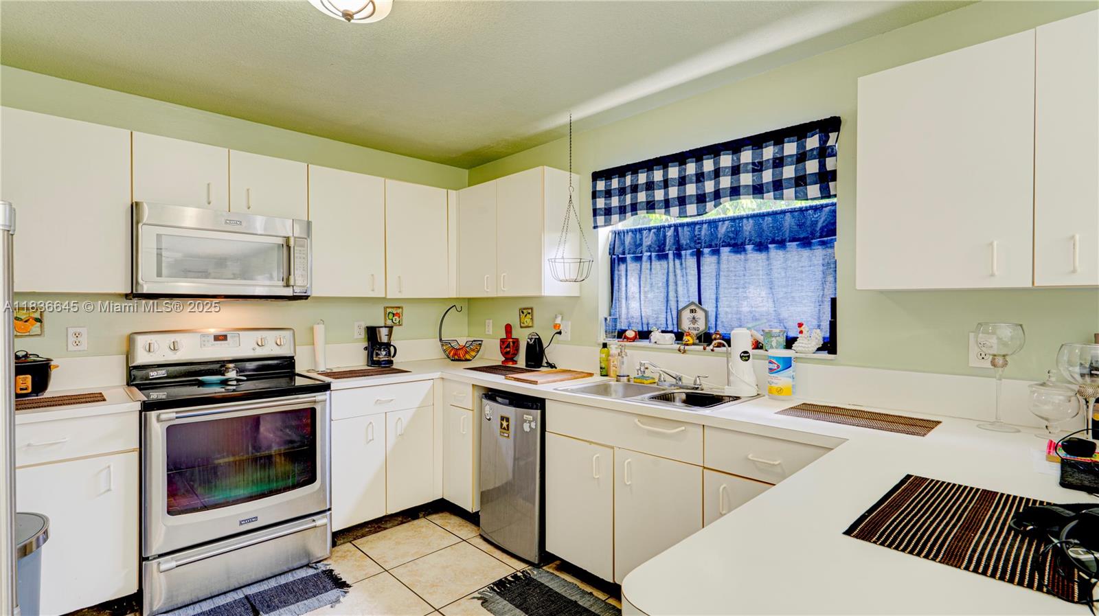 LAKES BY THE BAY SEC 12 - Residential