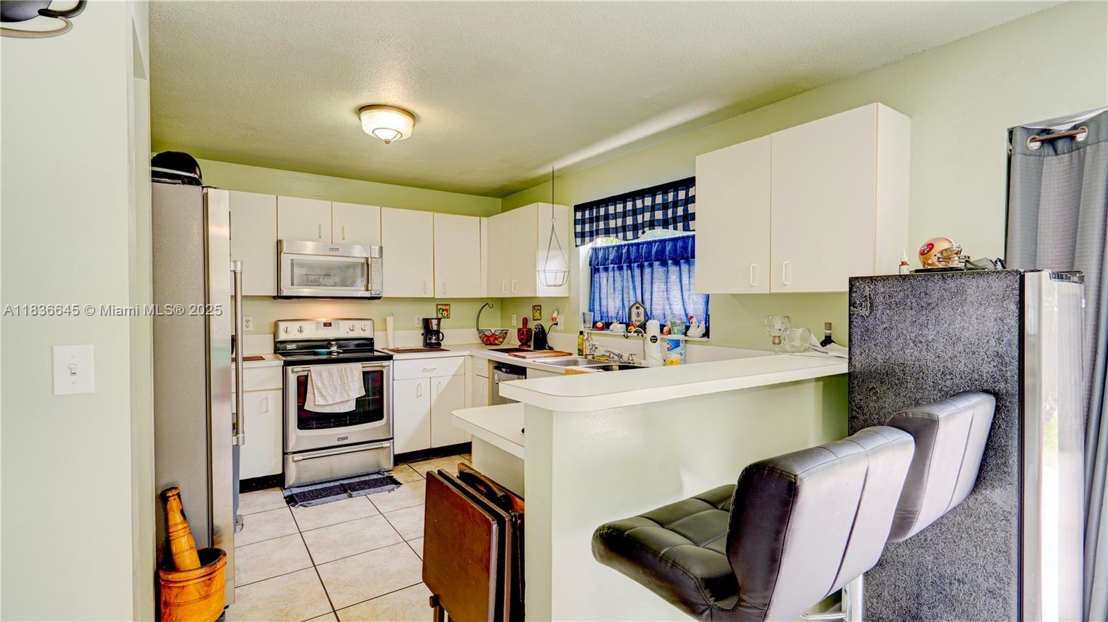 LAKES BY THE BAY SEC 12 - Residential