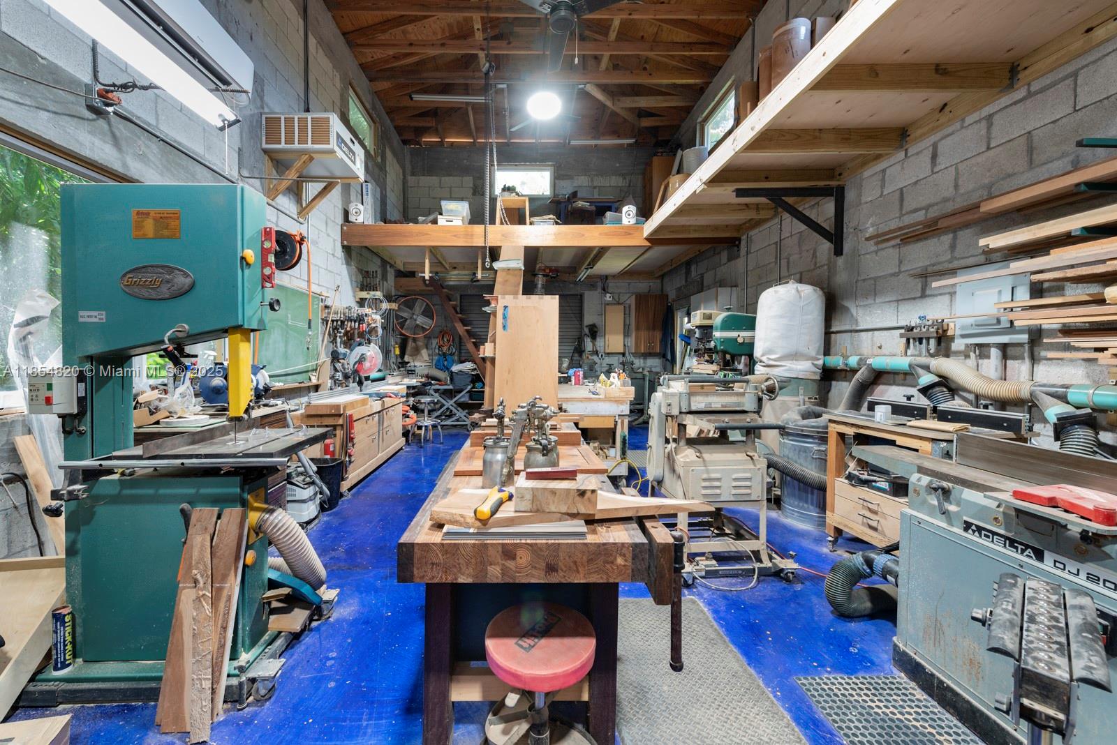 AMD PL GRIFFING BISCAYNE - Residential