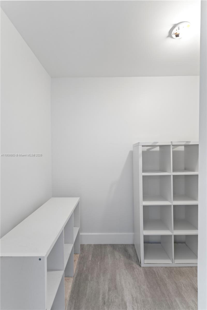 ARLEN HOUSE EAST CONDO - Residential