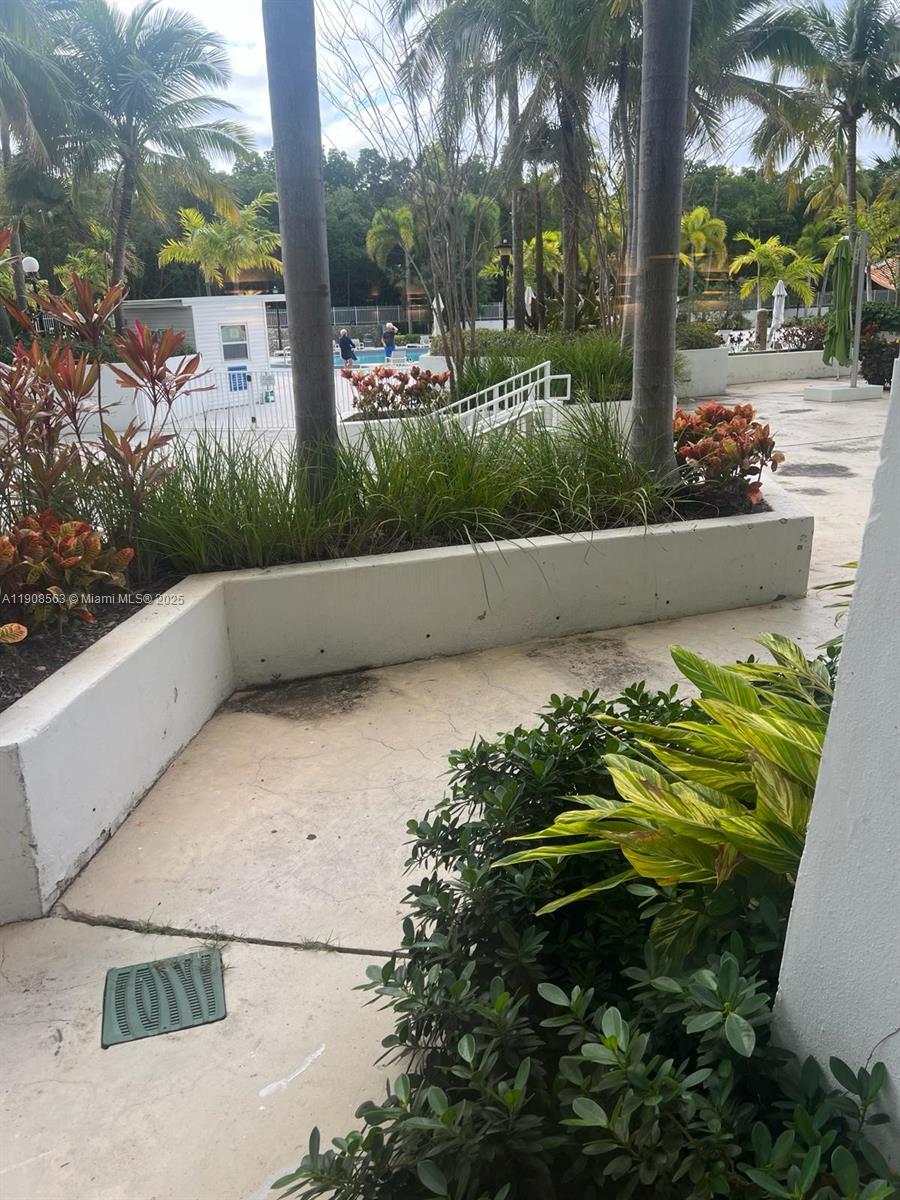 ARLEN HOUSE EAST CONDO - Residential