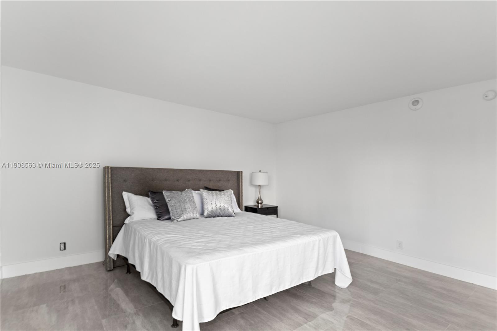 ARLEN HOUSE EAST CONDO - Residential