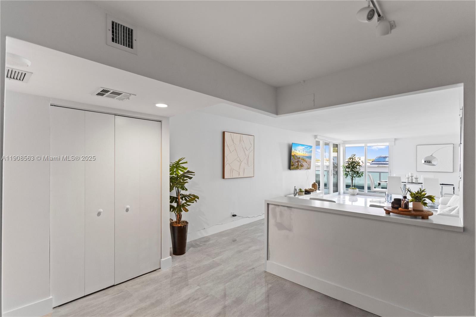 ARLEN HOUSE EAST CONDO - Residential