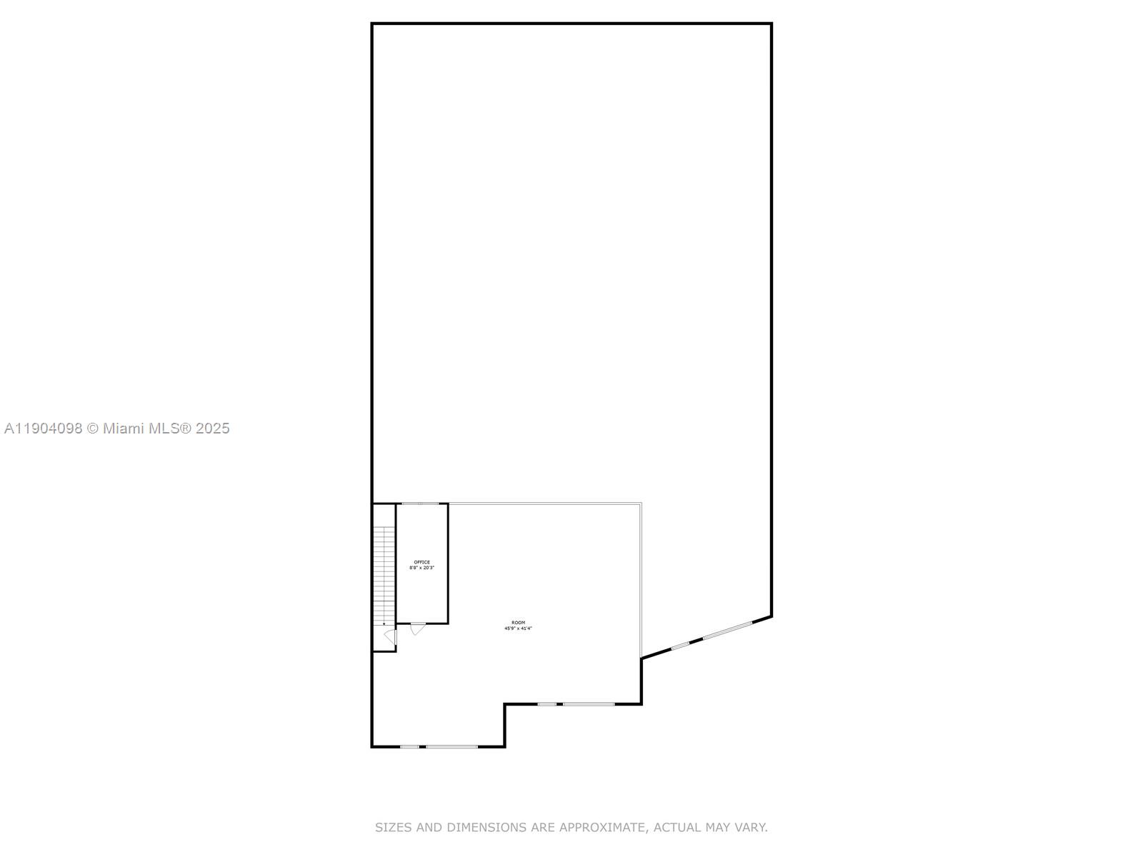 Main image without alt text