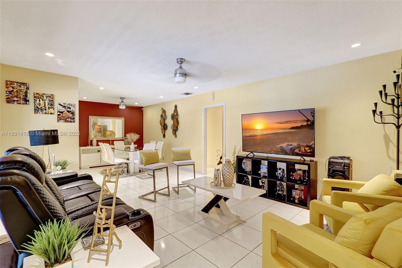 532 S Luna Ct 7