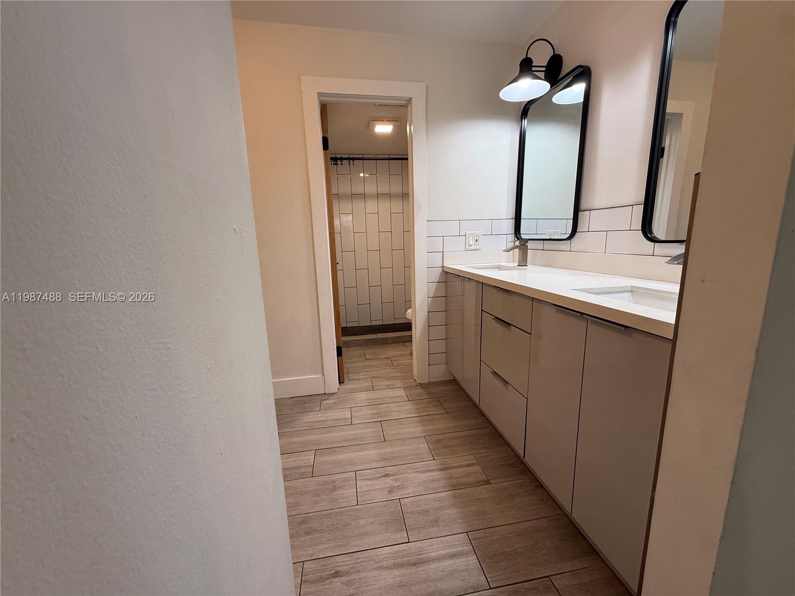 COVE CONDO PHASE II, THE - Residential Lease