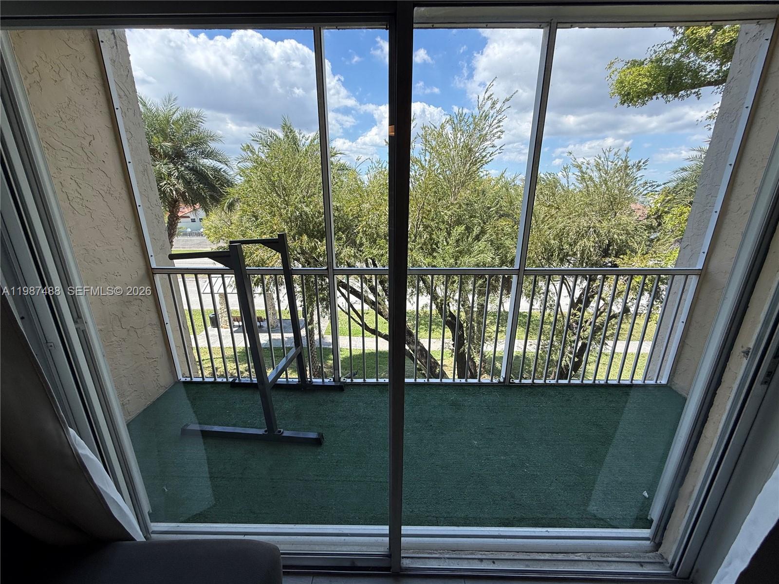 COVE CONDO PHASE II, THE - Residential Lease