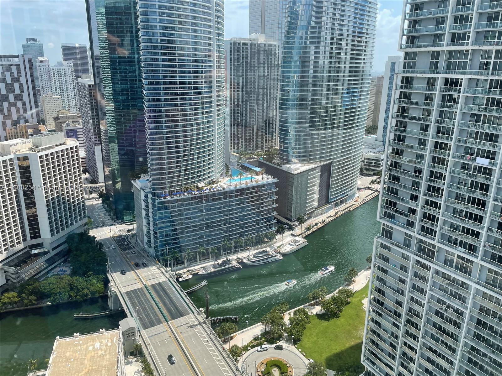 Rental Property at 55 Se 6th St 1400, Miami, Broward County, Florida - Bedrooms: 1 
Bathrooms: 1  - $3,200 MO.