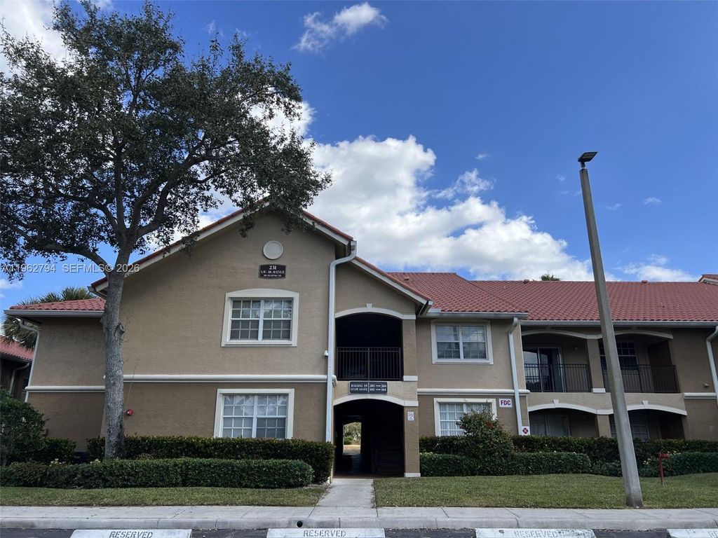 Photo of 231 SW 116th Ave #19202, Pembroke Pines, FL 33025 (MLS # A11962794)