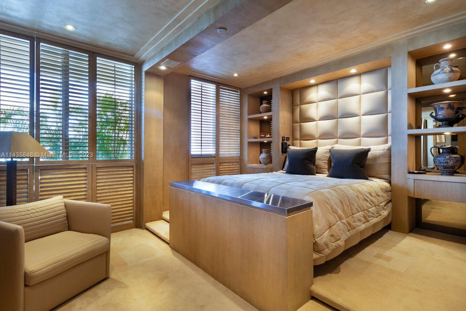 CLUB TOWER TWO CONDO - Residential