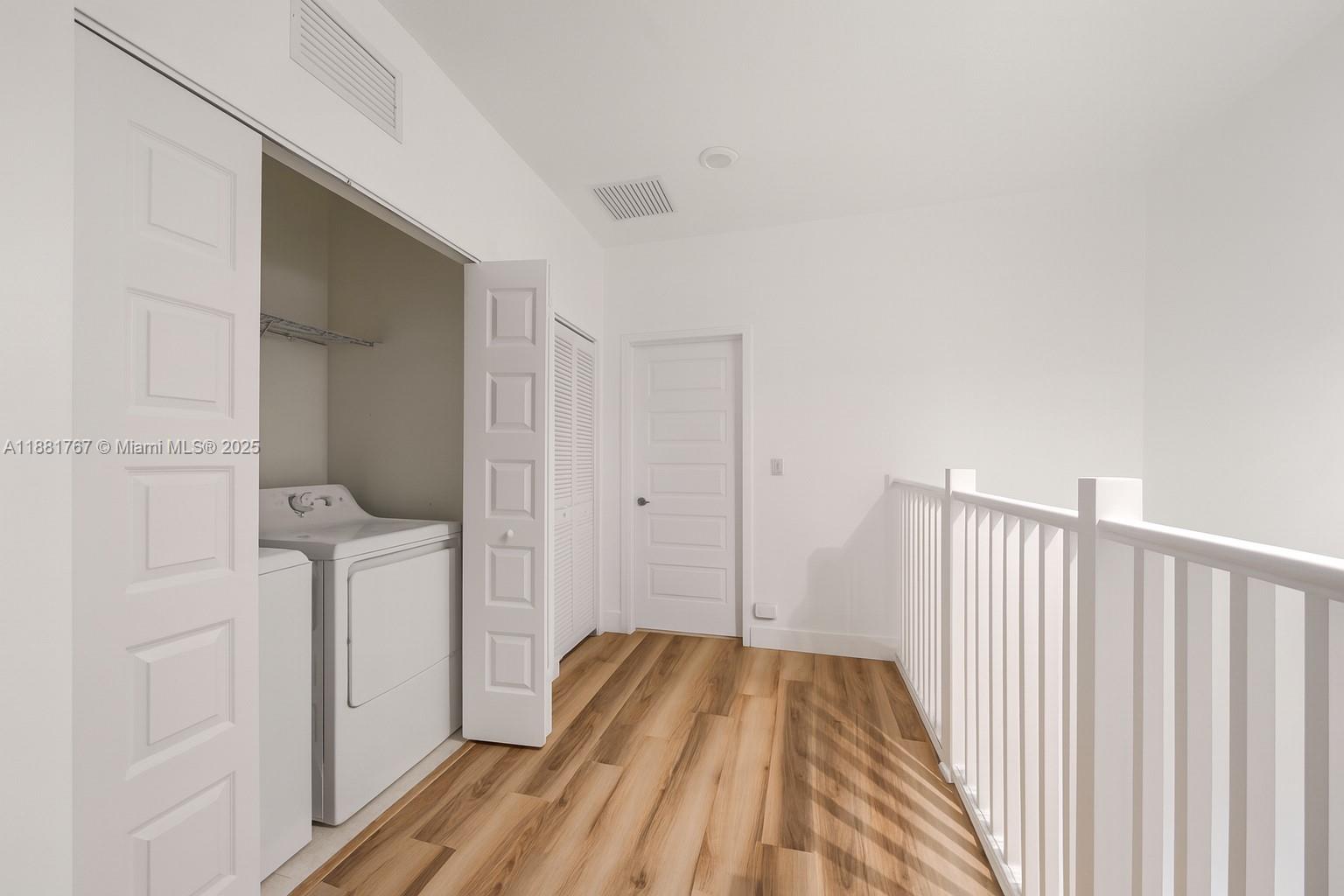 DUNNWOODY LAKE - Residential