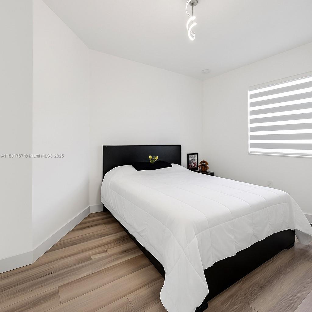 DUNNWOODY LAKE - Residential