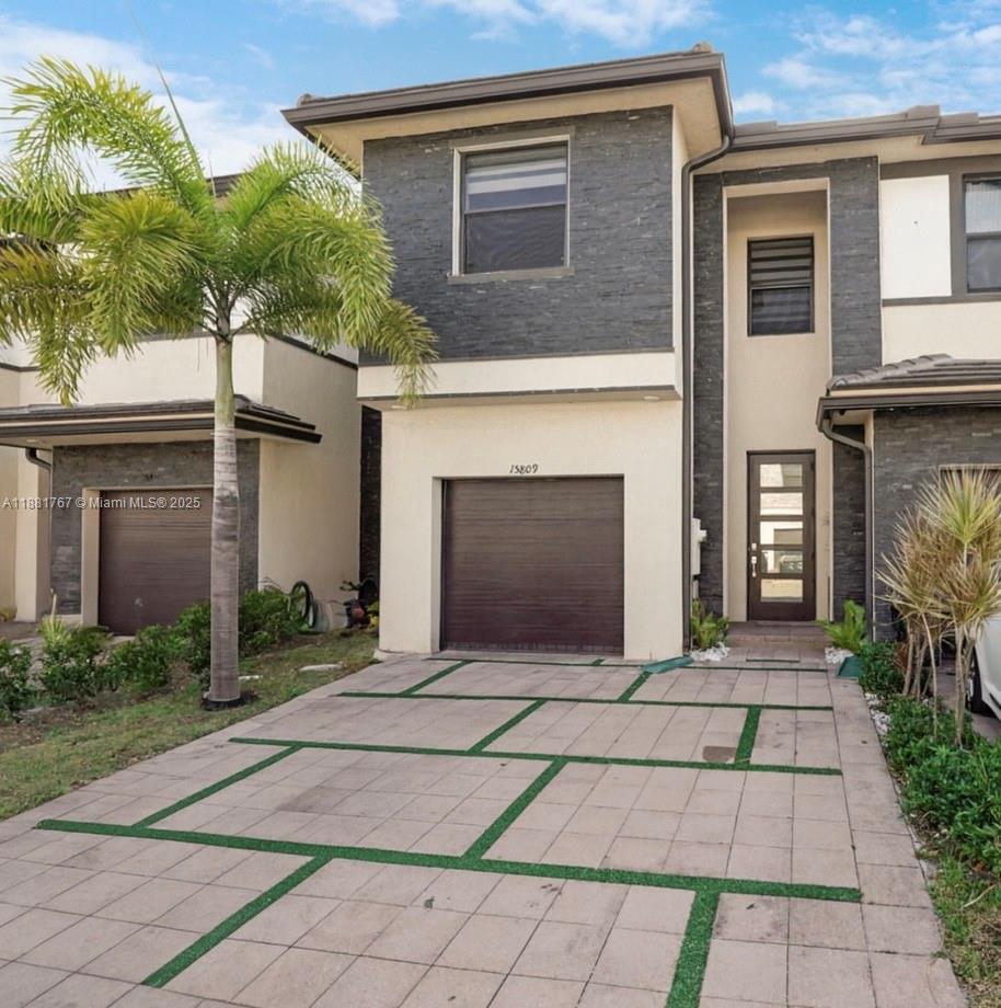 DUNNWOODY LAKE - Residential