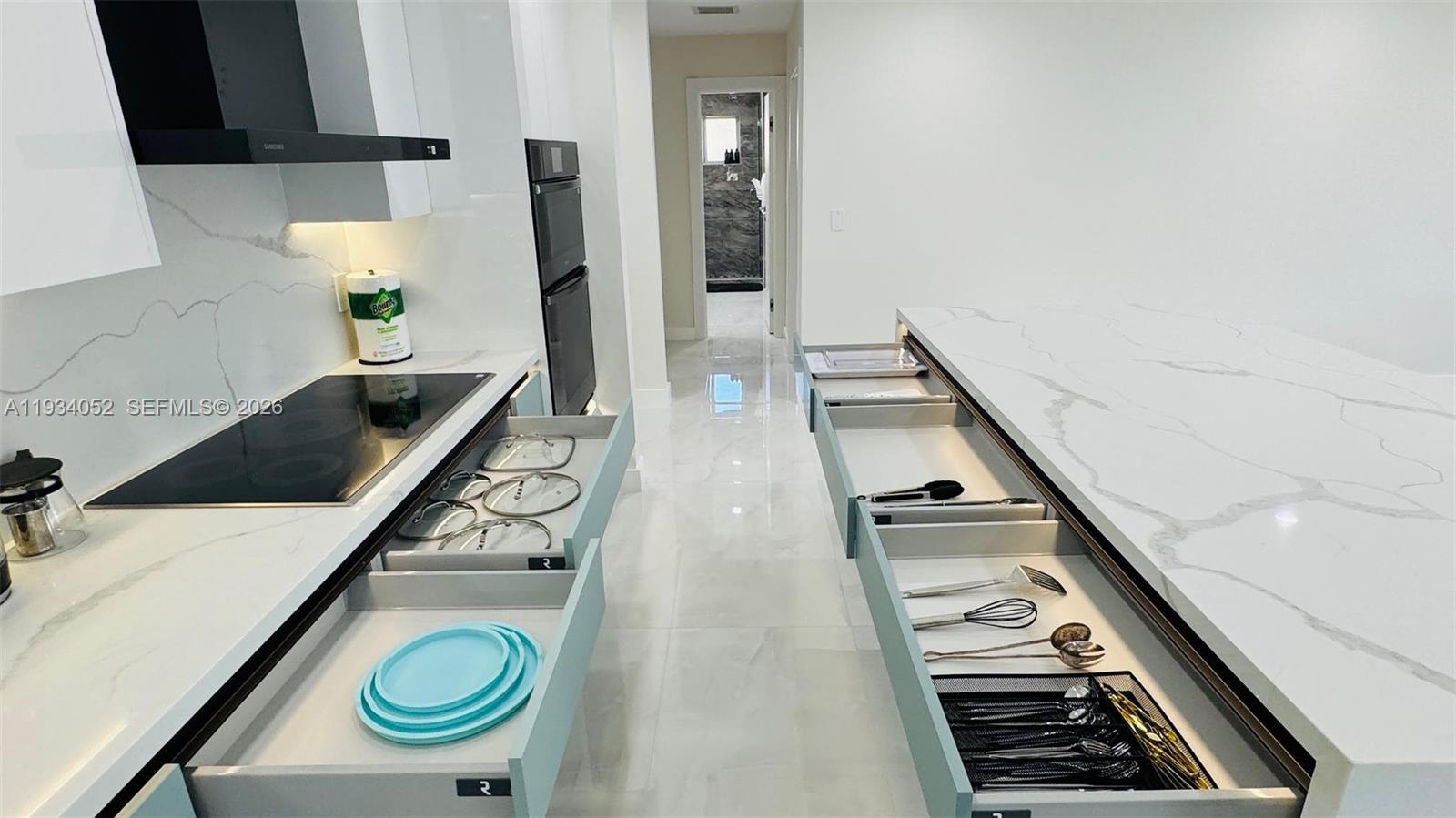 HOLLYWOOD LAKES SECTION - Residential