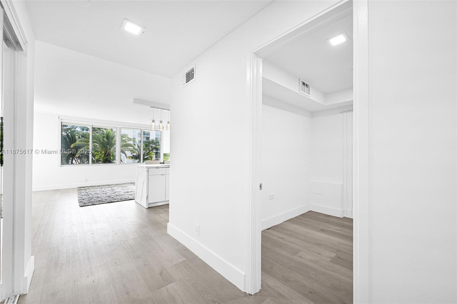 1000 West Ave 224