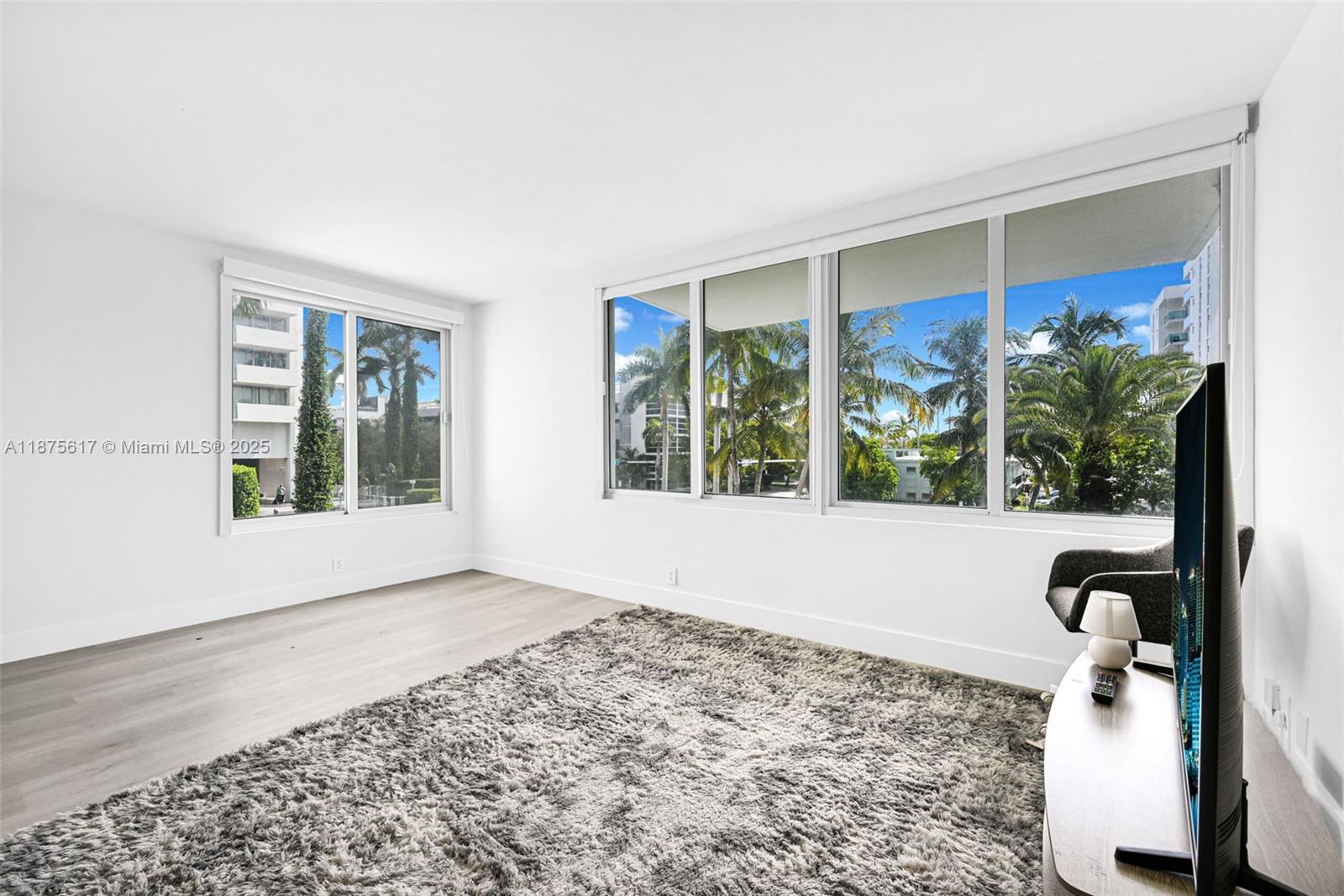 1000 West Ave 224