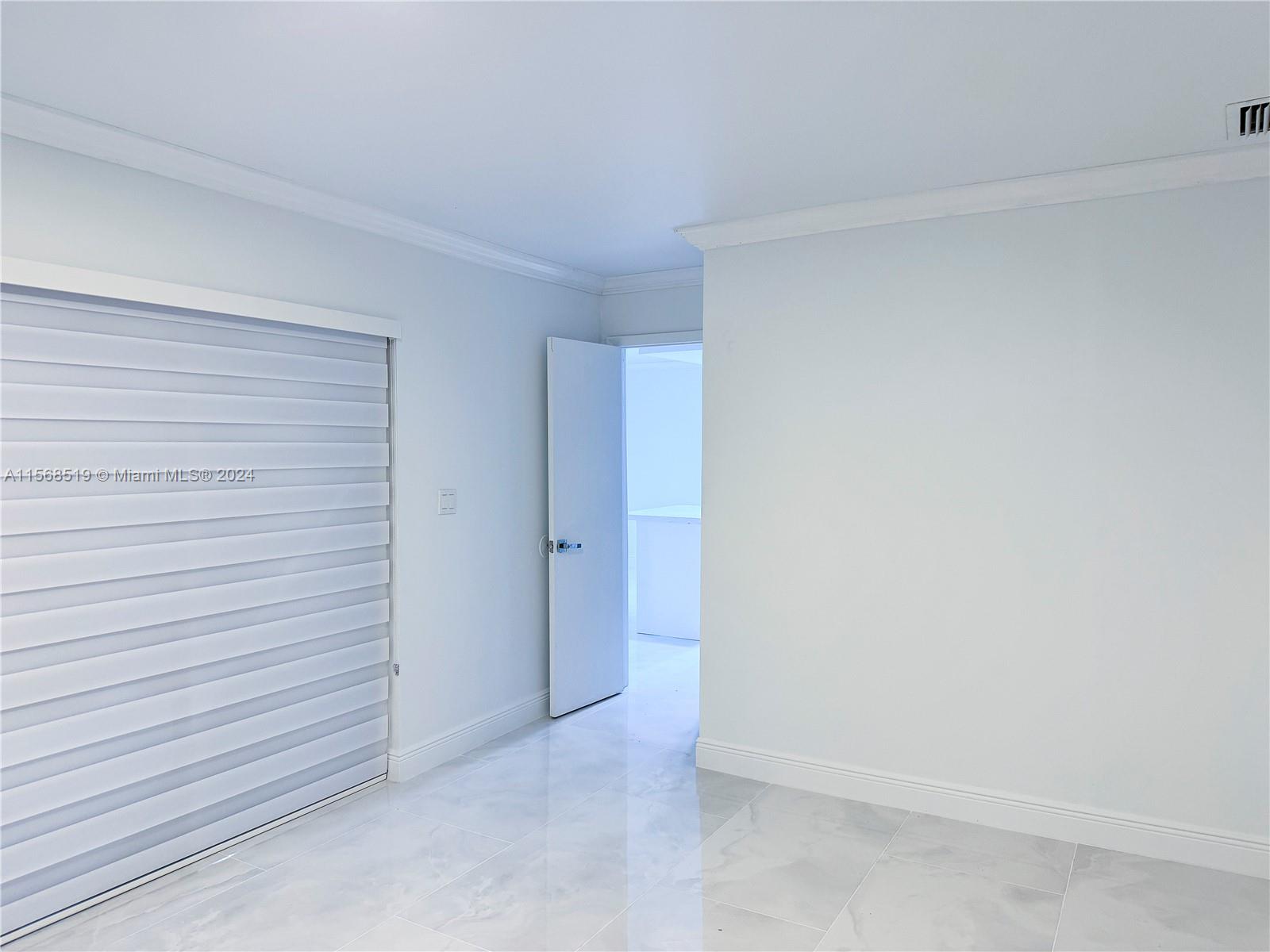 KENDALL CENTER - Residential Lease