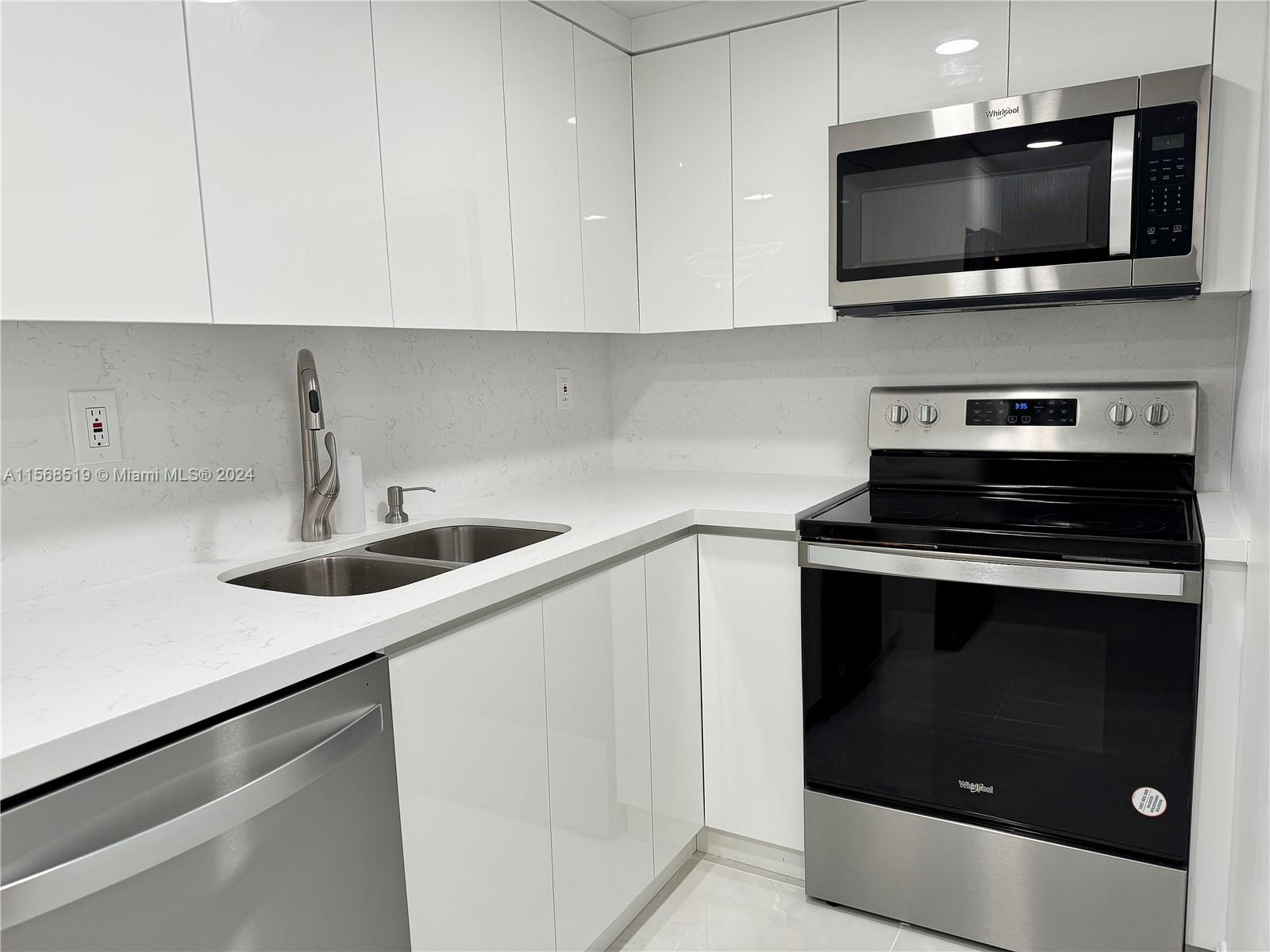 KENDALL CENTER - Residential Lease
