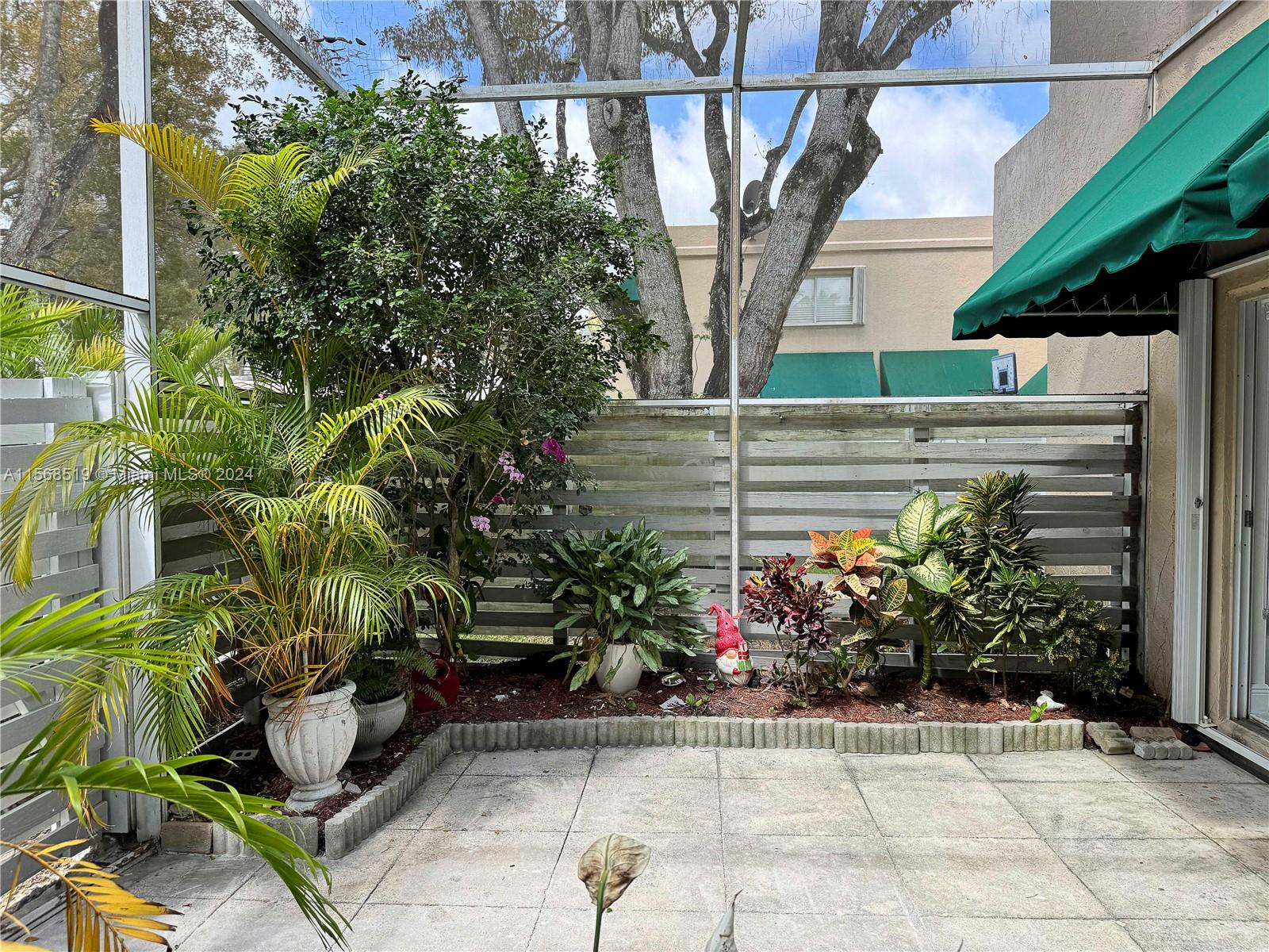 KENDALL CENTER - Residential Lease