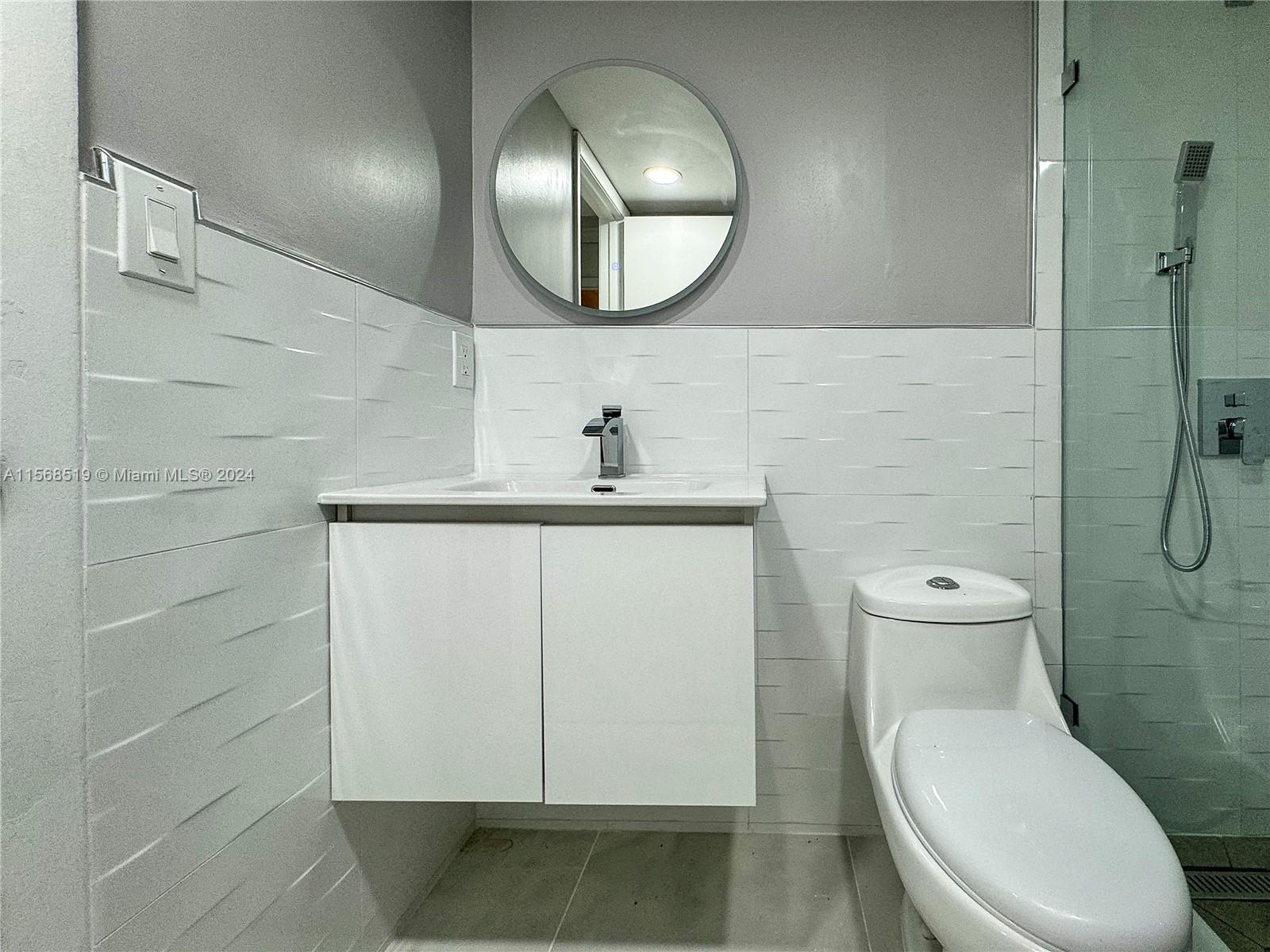 KENDALL CENTER - Residential Lease