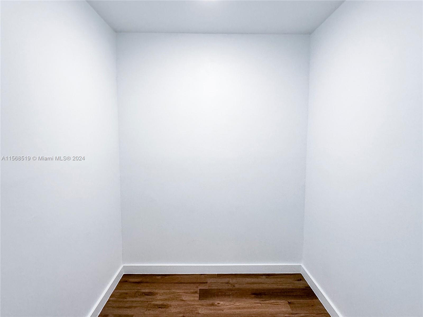 KENDALL CENTER - Residential Lease