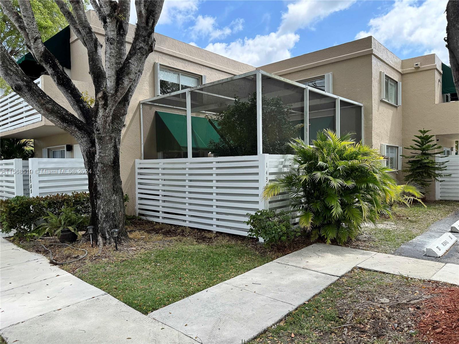 KENDALL CENTER - Residential Lease