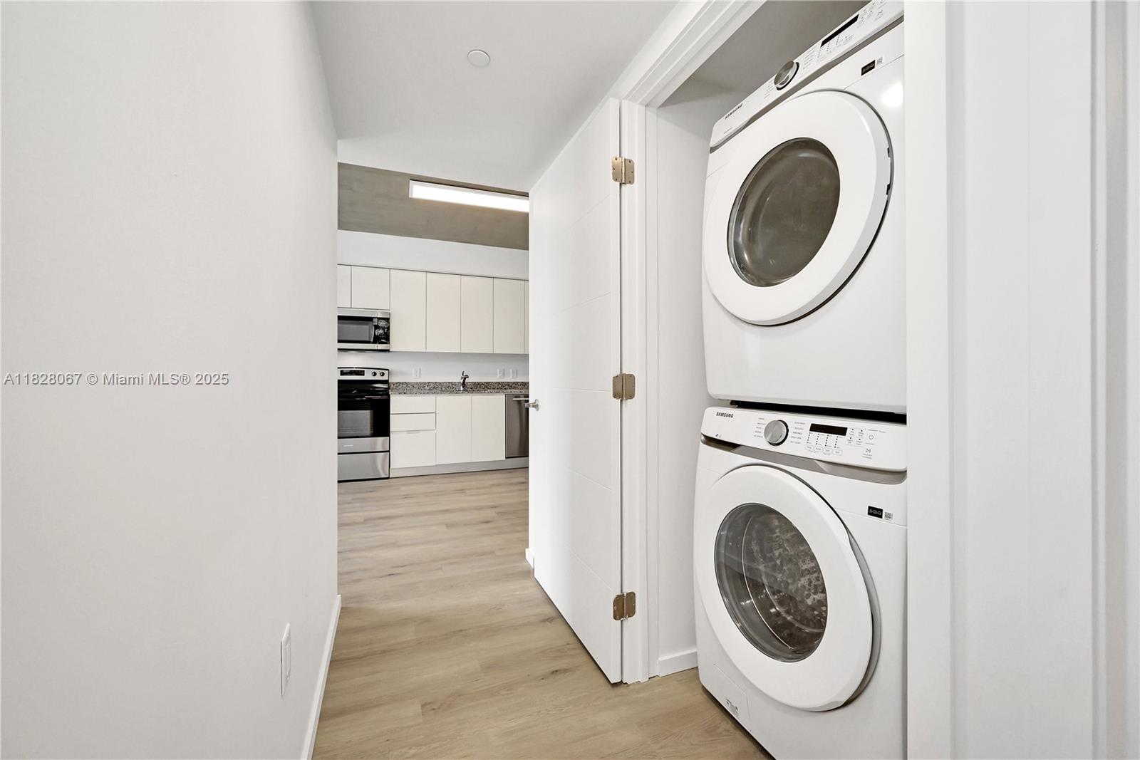 475 NE 125th 303