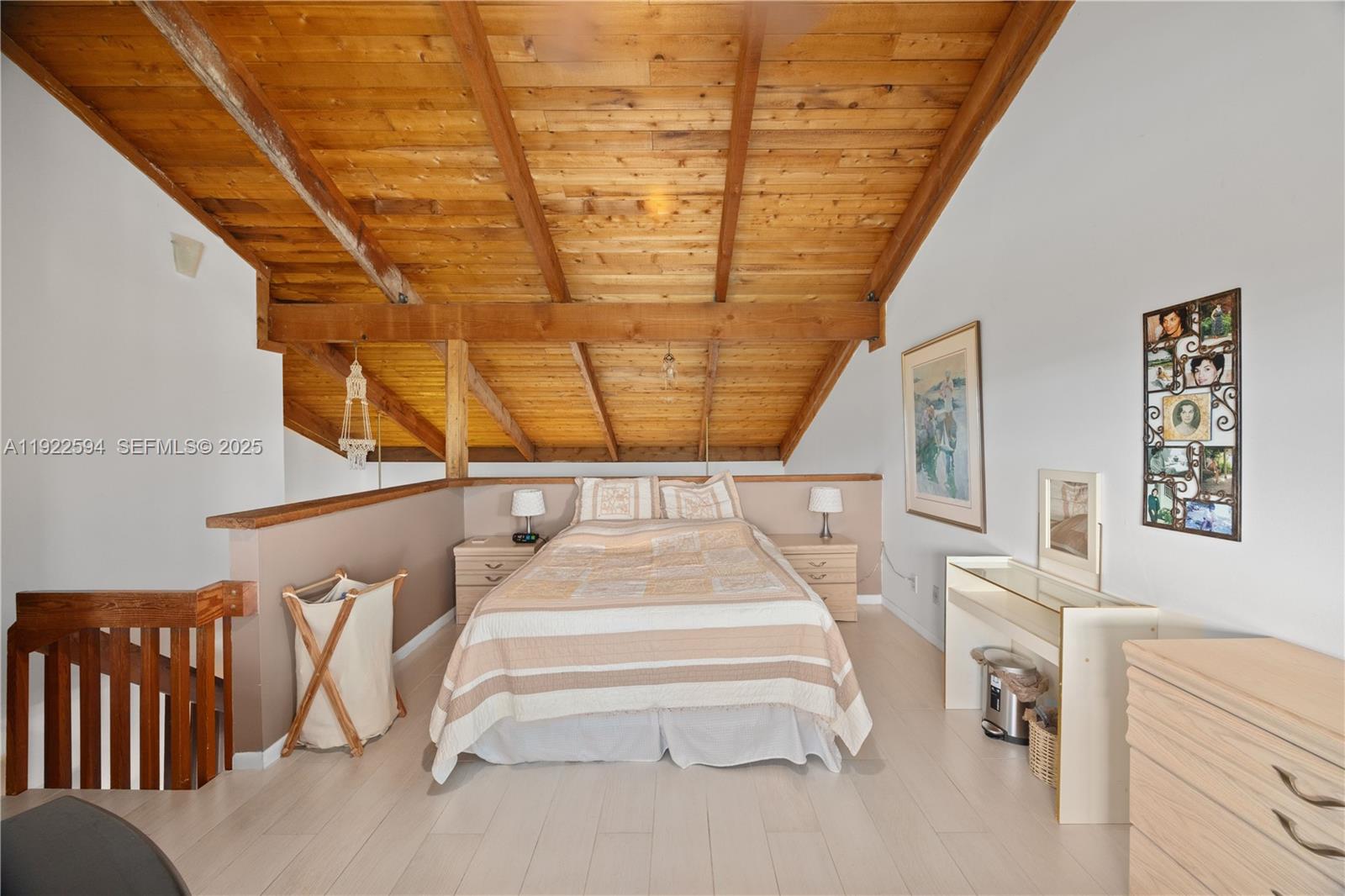 TWIN LAKE GARDENS - Residential