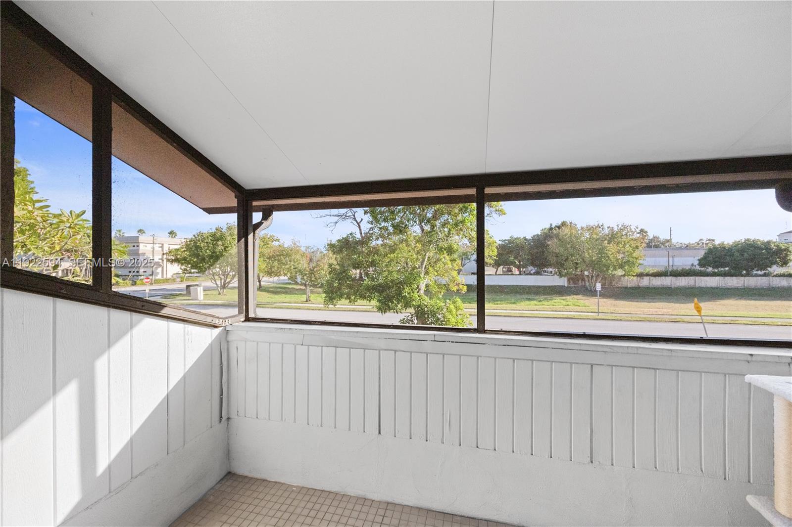 TWIN LAKE GARDENS - Residential