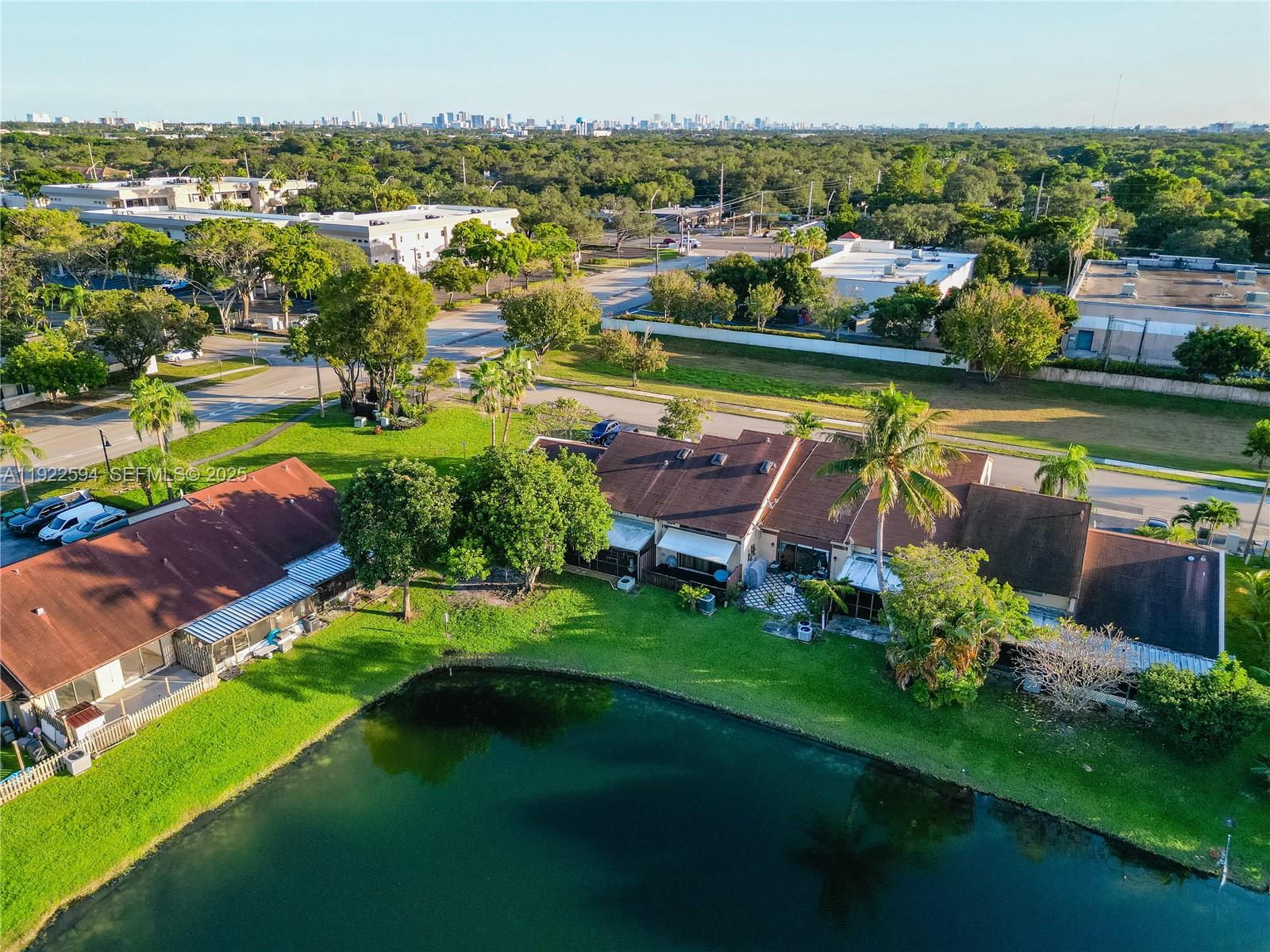 TWIN LAKE GARDENS - Residential
