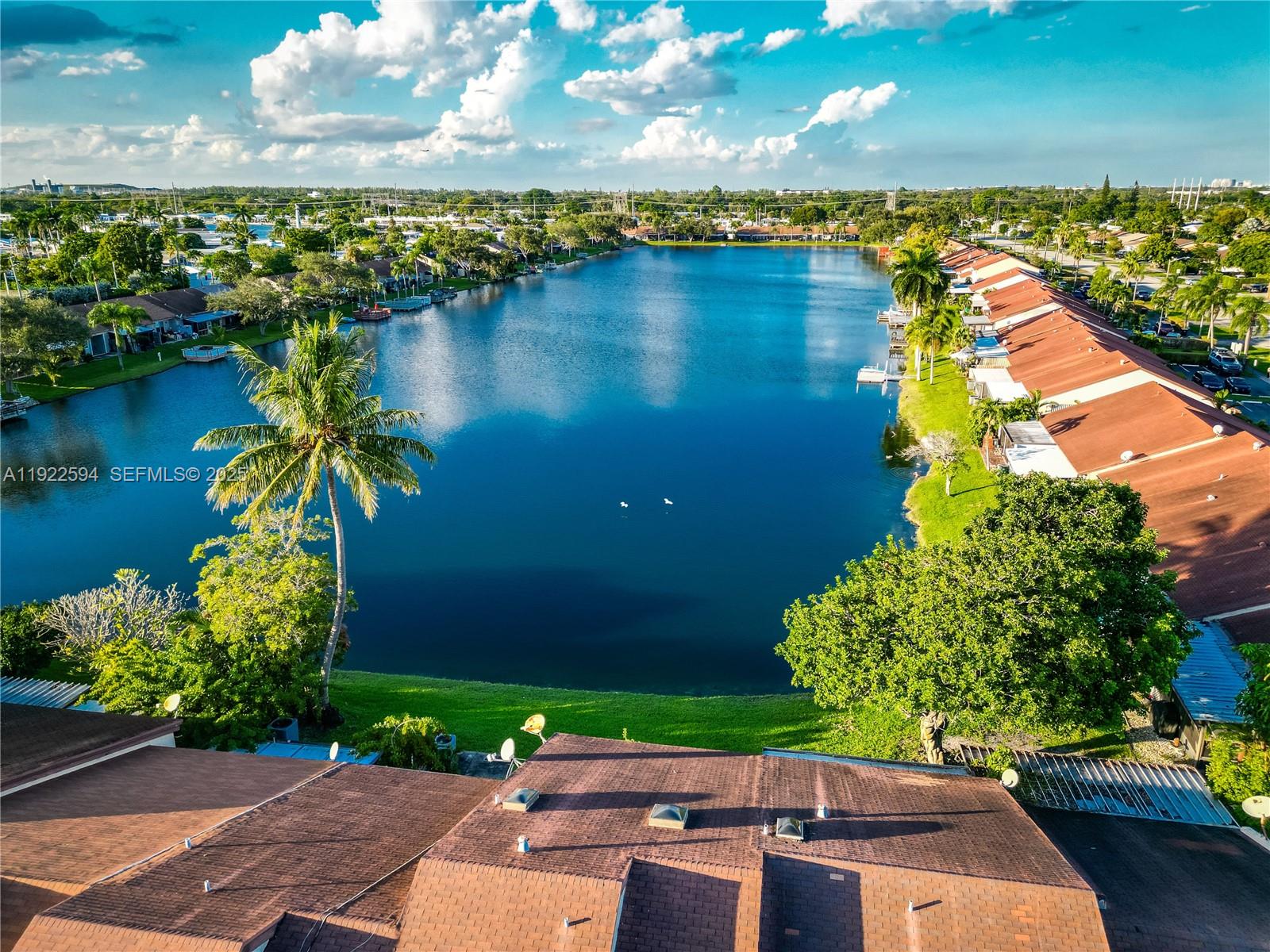 TWIN LAKE GARDENS - Residential