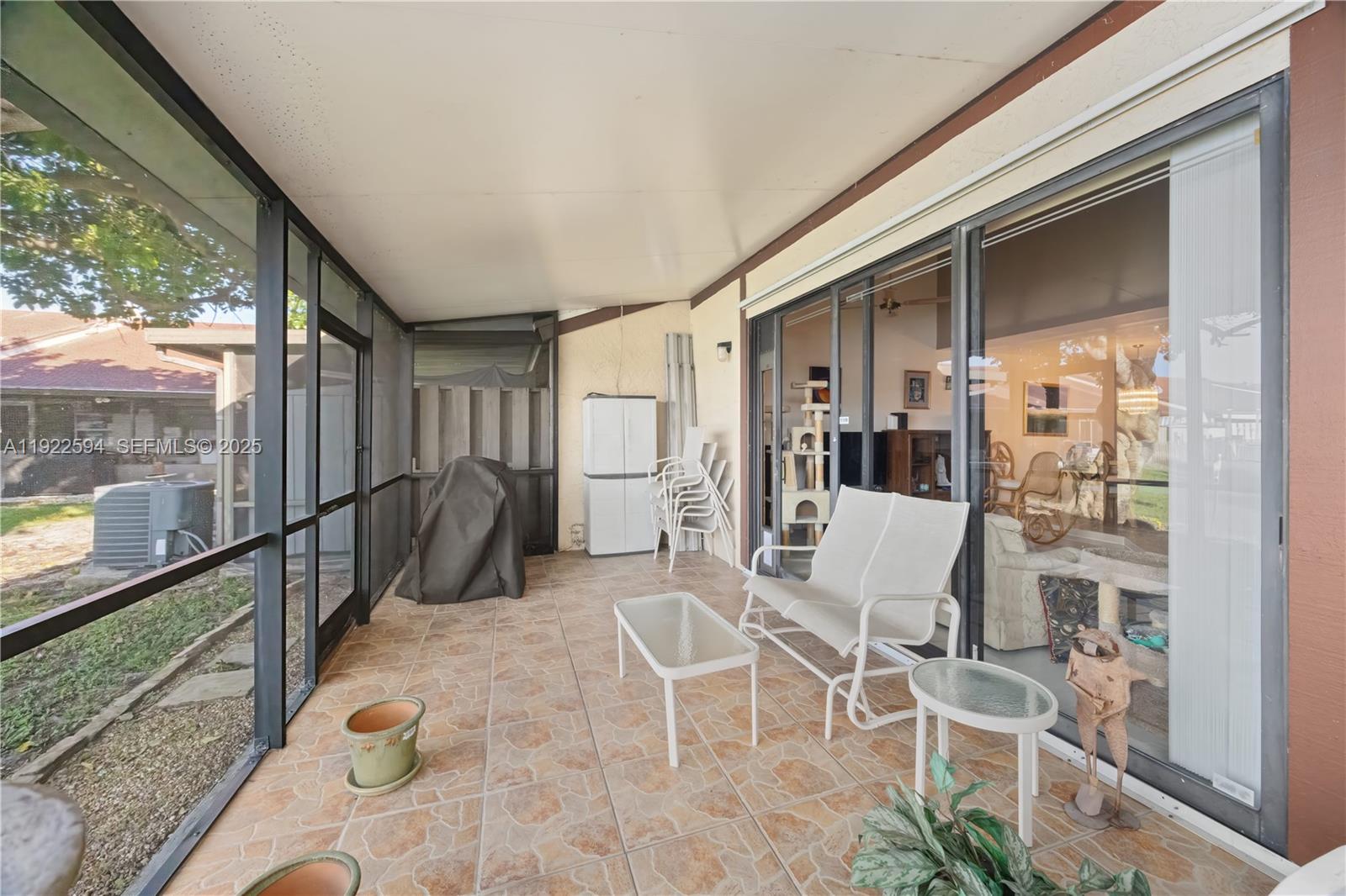 TWIN LAKE GARDENS - Residential