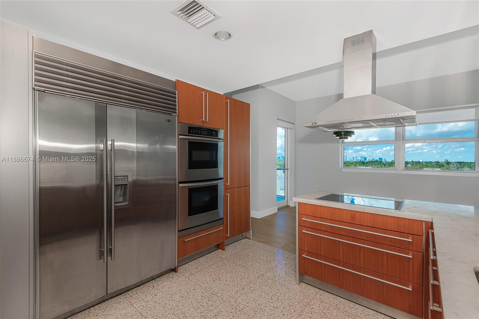 6103 Aqua Ave 605