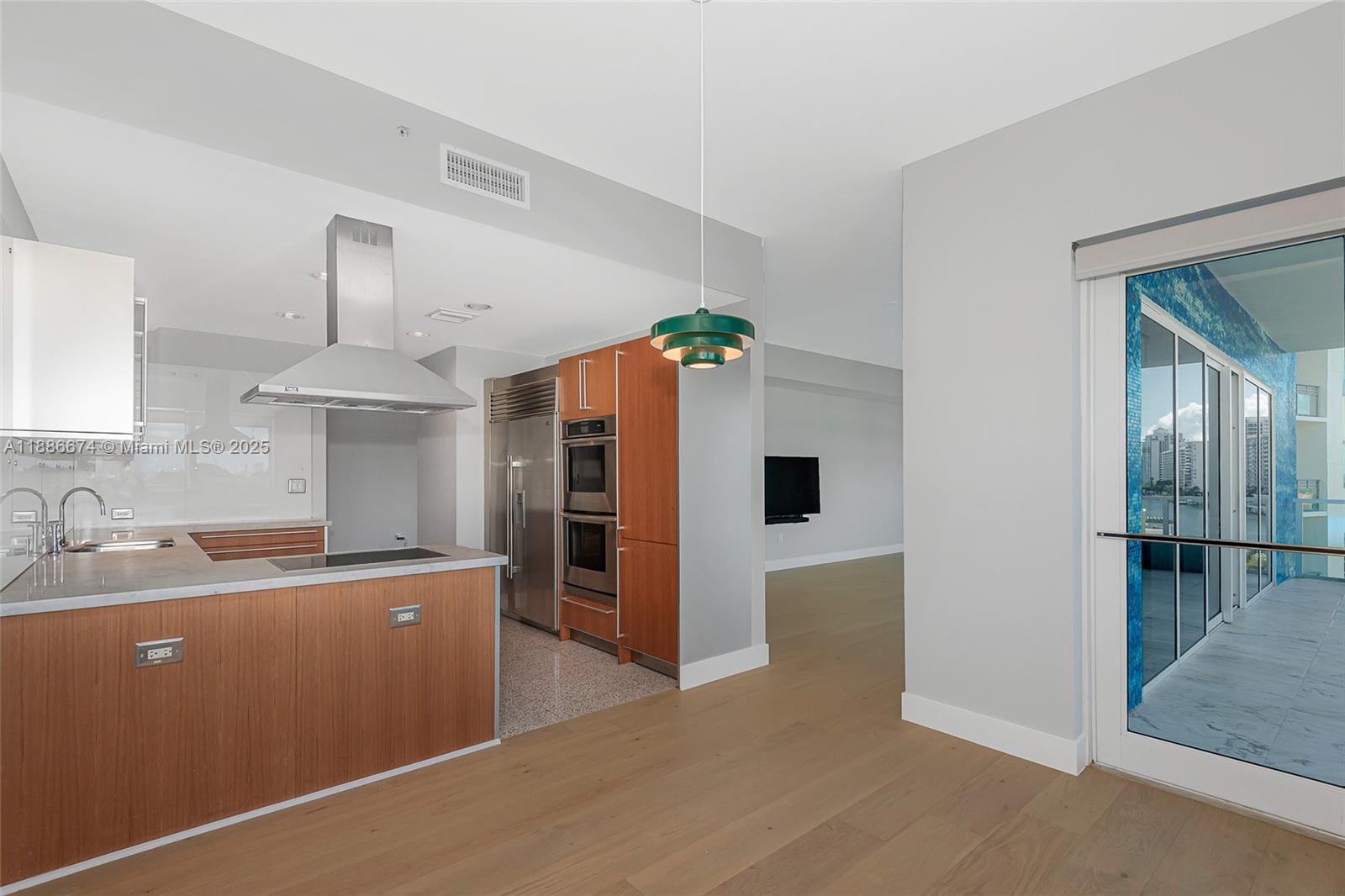 6103 Aqua Ave 605