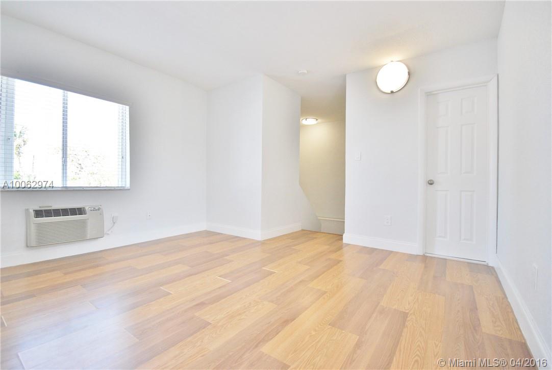 THE CORALS CONDO - Residential Lease