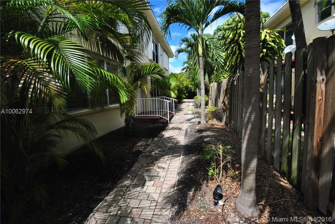 THE CORALS CONDO - Residential Lease