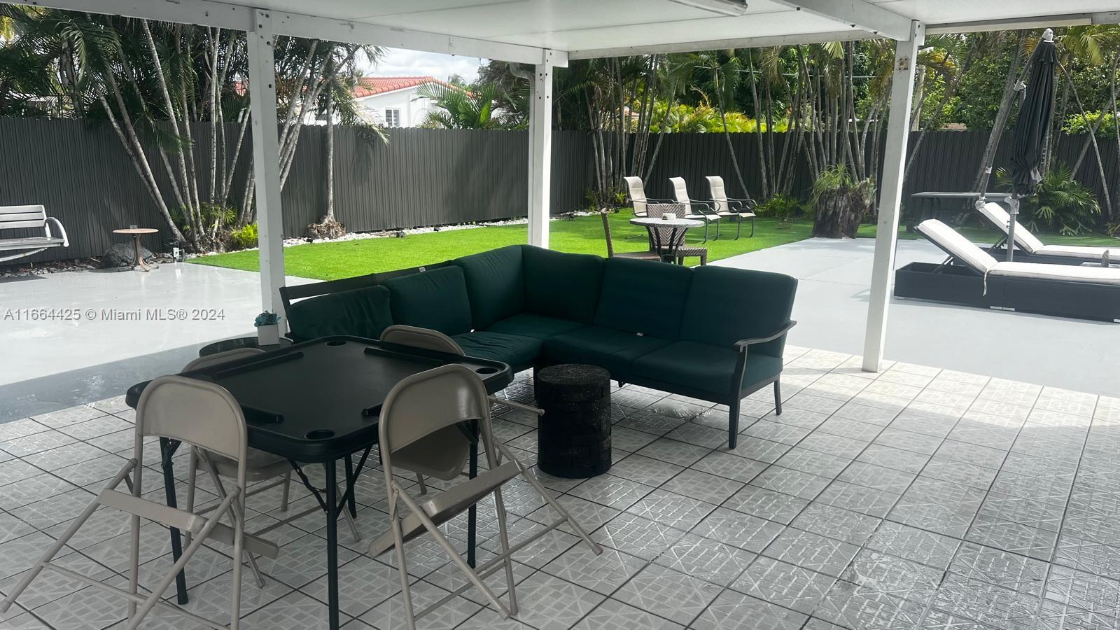 DOUGLAS ESTS 1ST ADDN - Residential