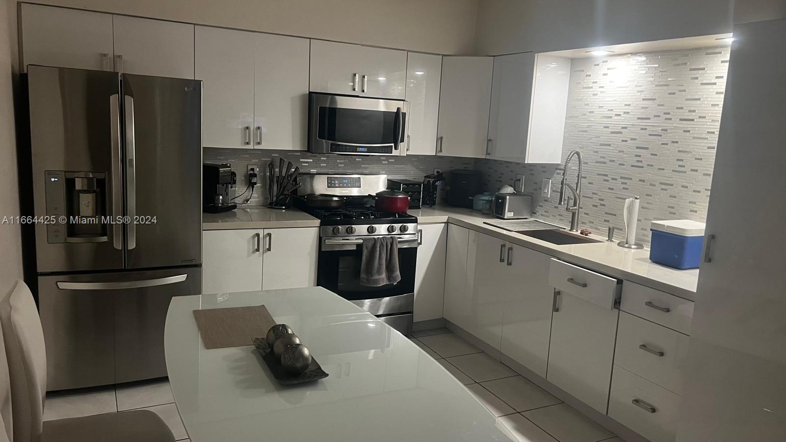 DOUGLAS ESTS 1ST ADDN - Residential