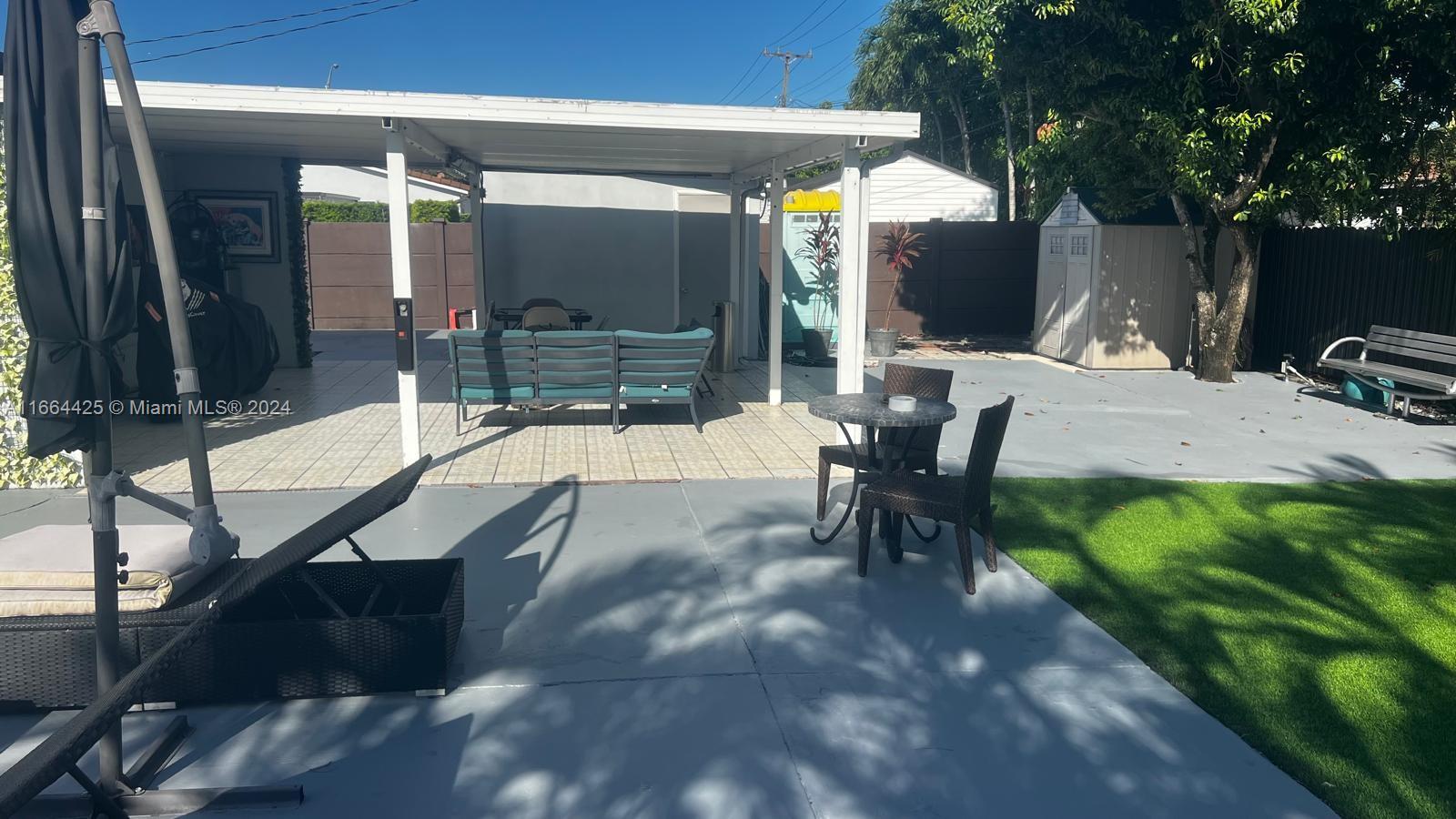 DOUGLAS ESTS 1ST ADDN - Residential