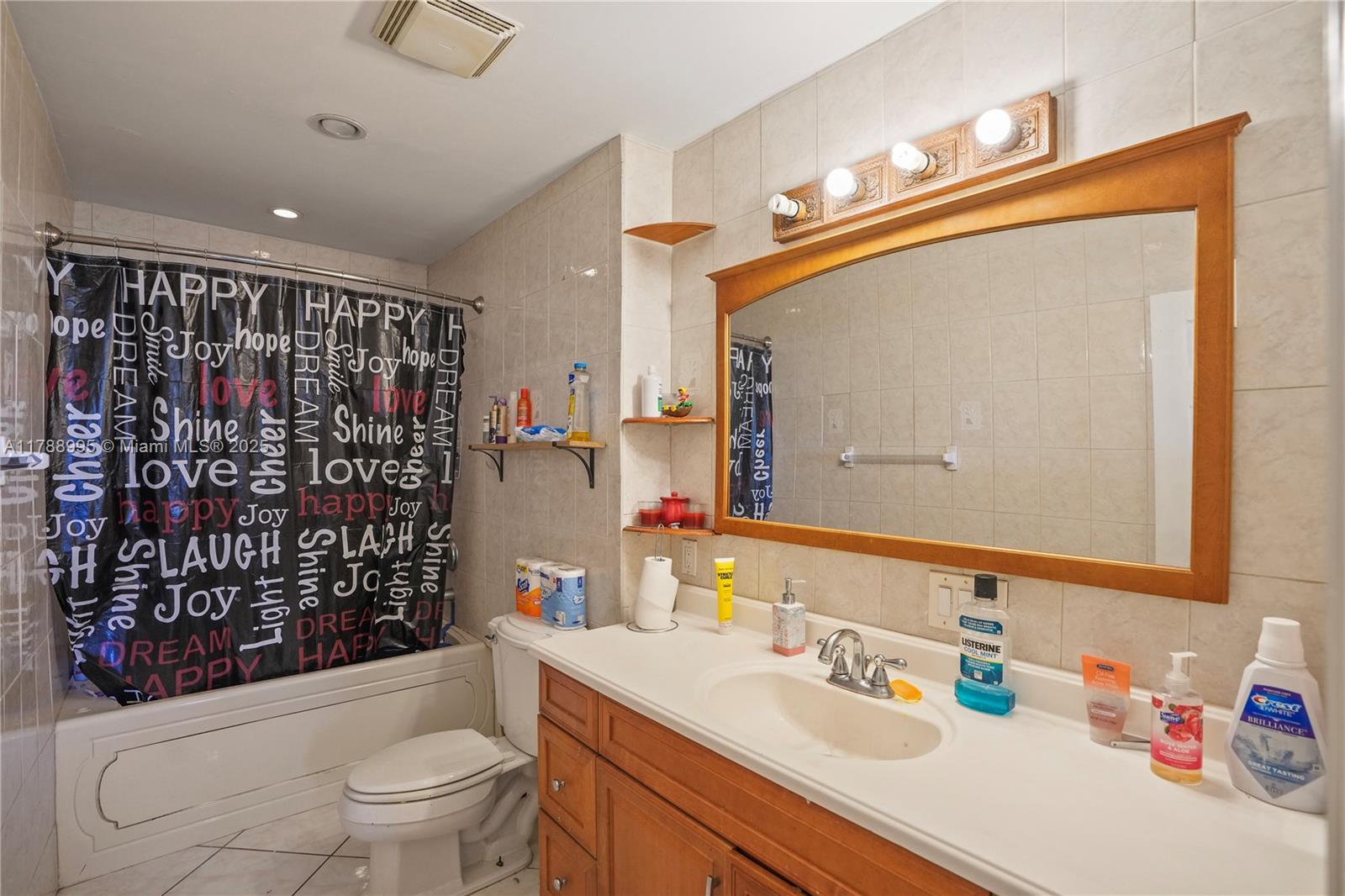 DORIA CONDO - Residential