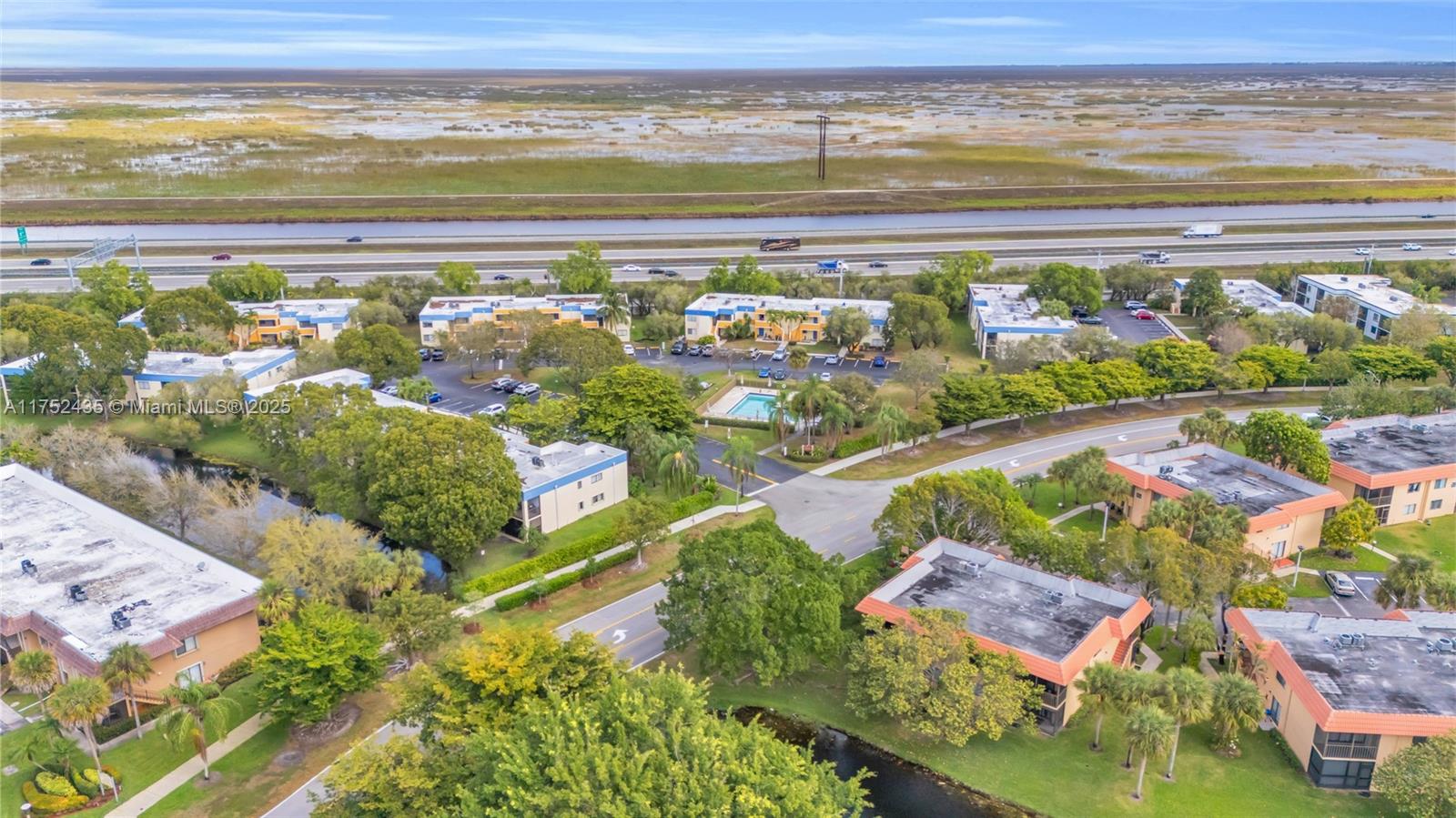 RACQUET CLUB VILLAGE APAR - Residential Lease